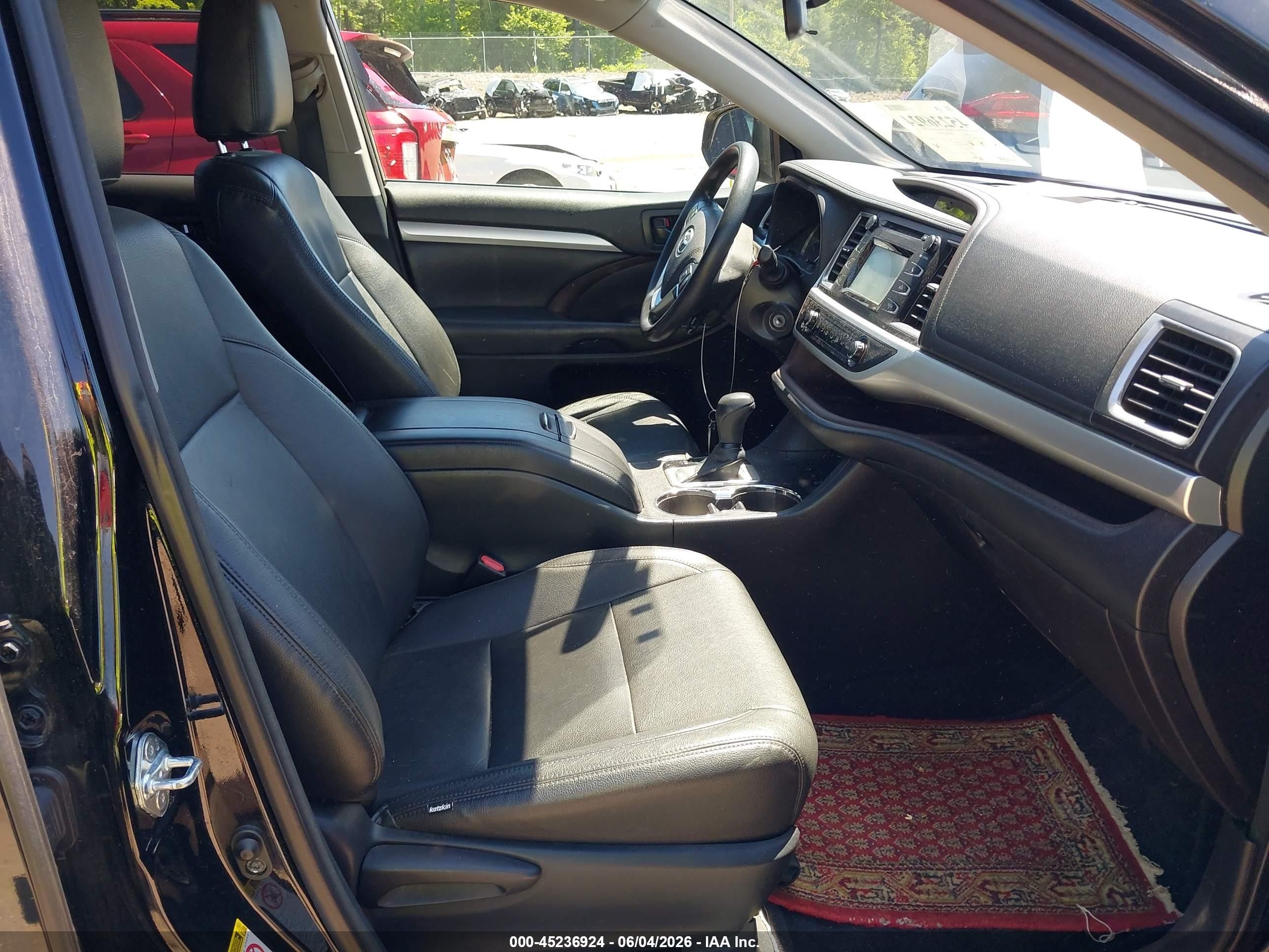 2016 Toyota Highlander Le V6 Черный vin: 5TDBKRFH2GS270584