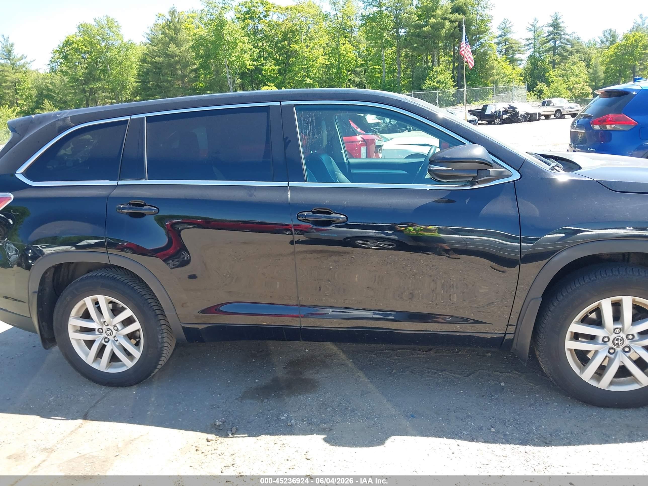 2016 Toyota Highlander Le V6 Черный vin: 5TDBKRFH2GS270584