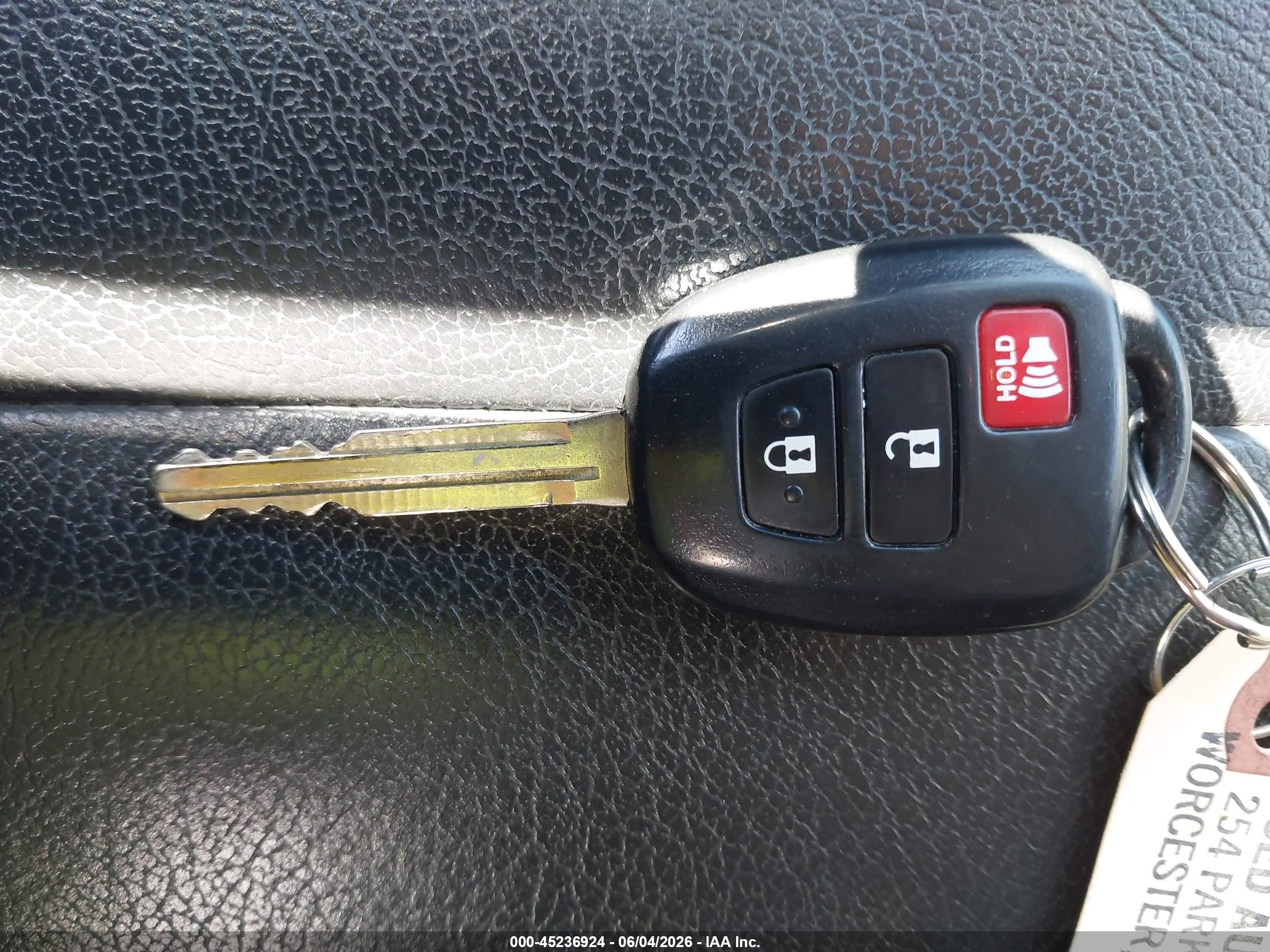 2016 Toyota Highlander Le V6 Черный vin: 5TDBKRFH2GS270584