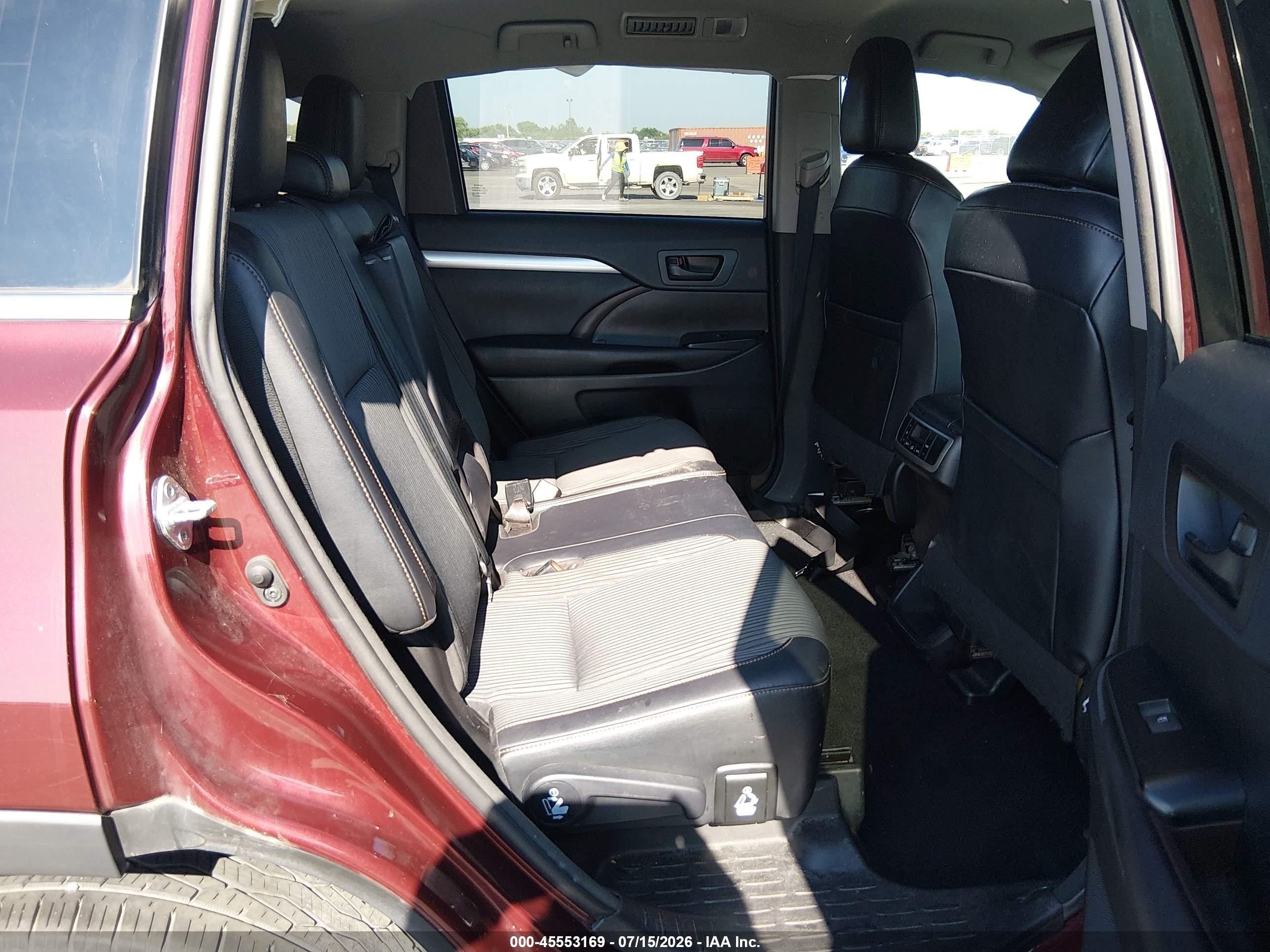 2016 Toyota Highlander Le Plus V6 Maroon vin: 5TDBKRFH2GS337099