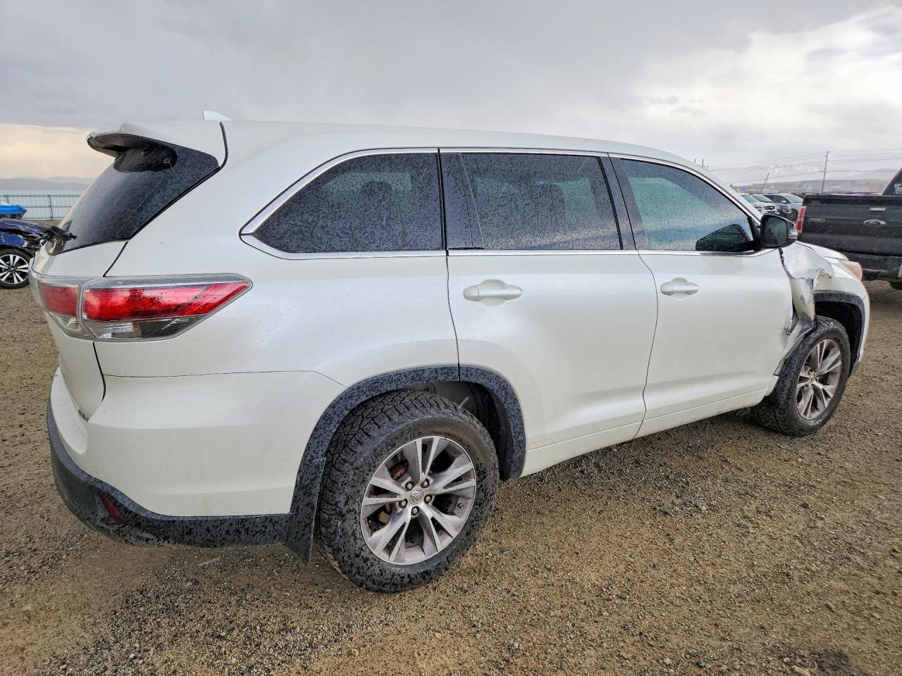 2014 Toyota Highlander Le Plus White vin: 5TDBKRFH3ES022180