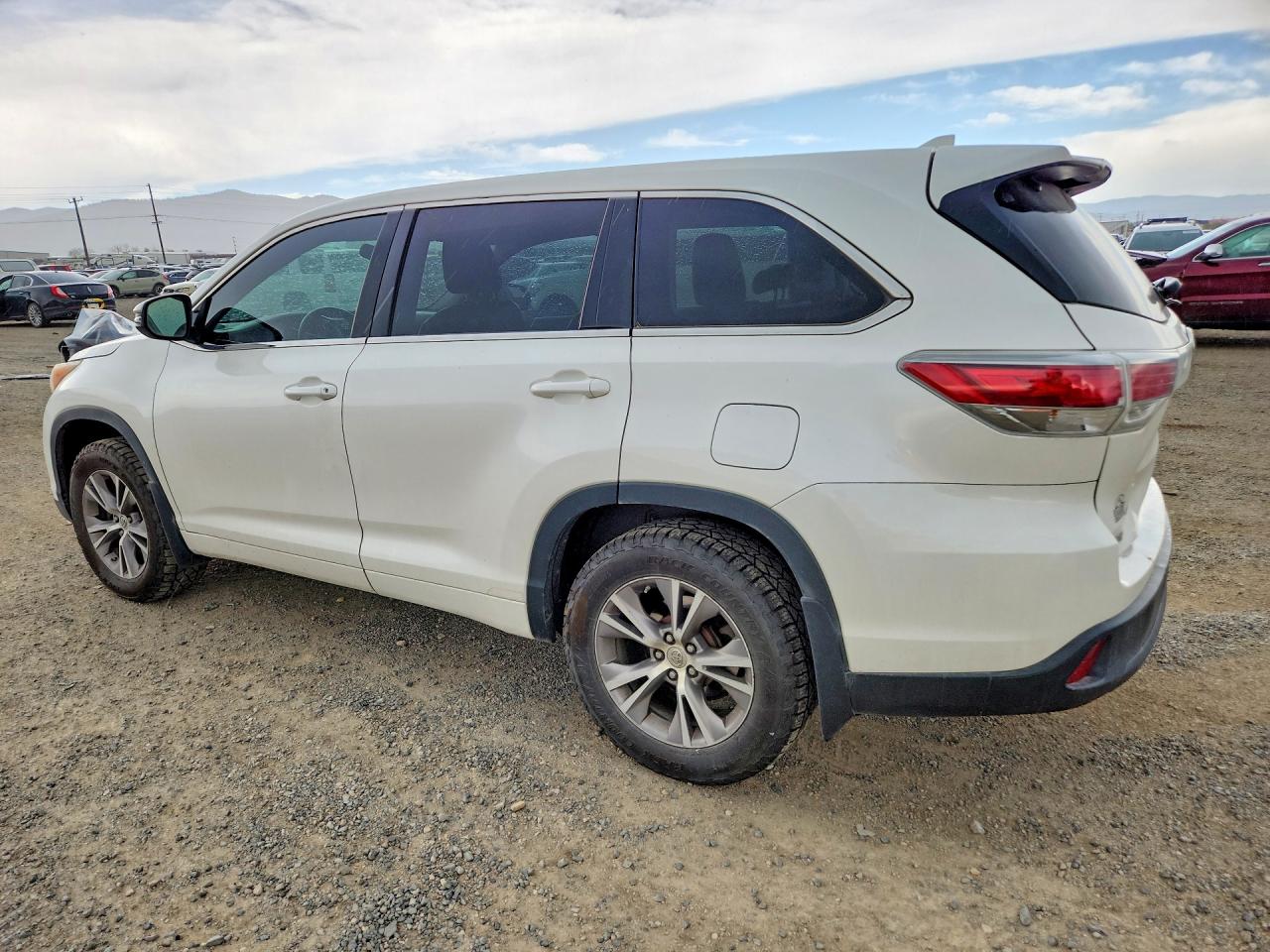 2014 Toyota Highlander Le Plus White vin: 5TDBKRFH3ES022180