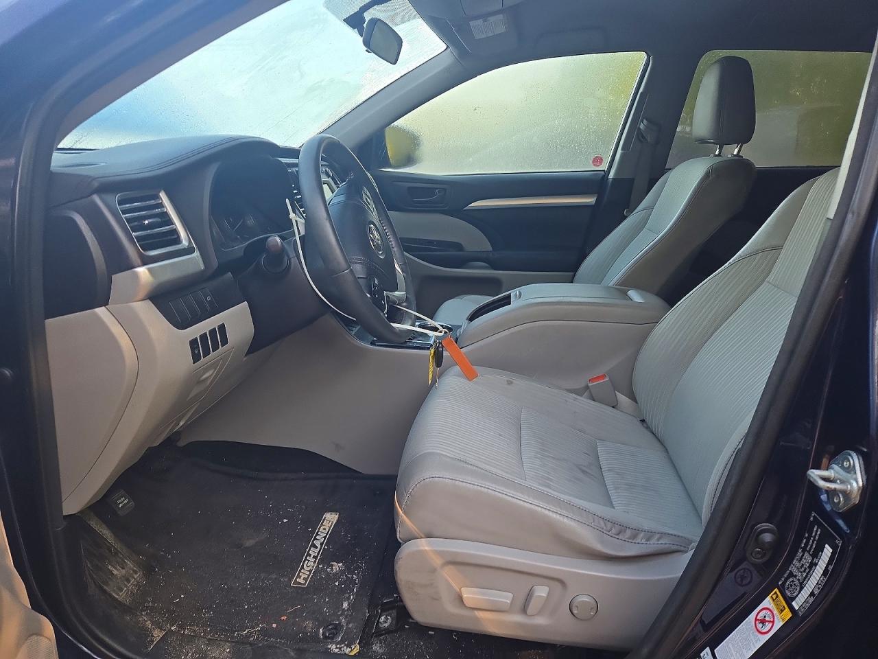 2015 Toyota Highlander Le Blue vin: 5TDBKRFH3FS084583