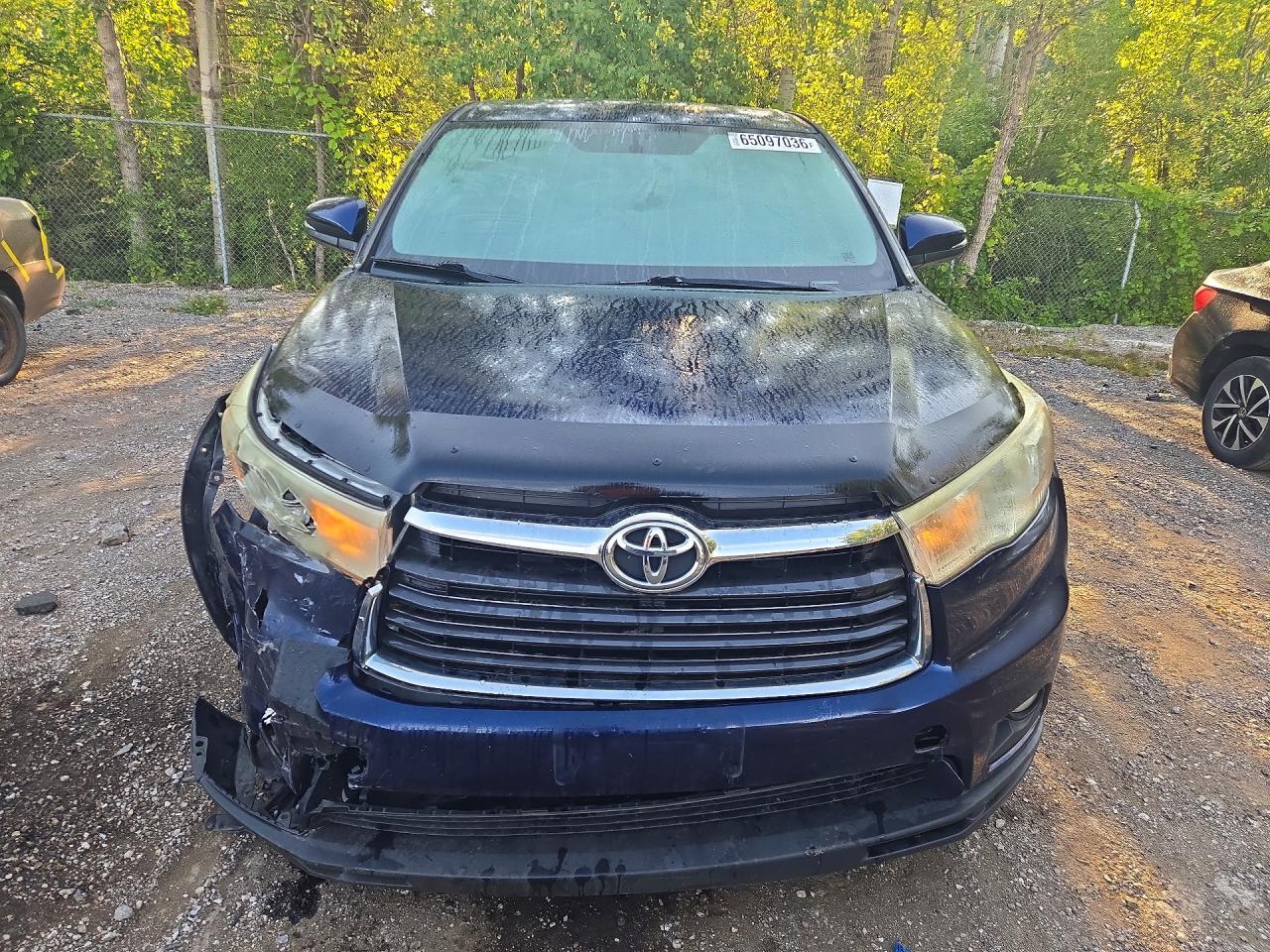 2015 Toyota Highlander Le Blue vin: 5TDBKRFH3FS084583
