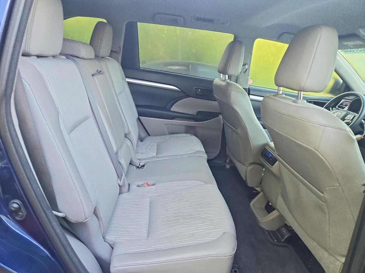 2015 Toyota Highlander Le Blue vin: 5TDBKRFH3FS084583