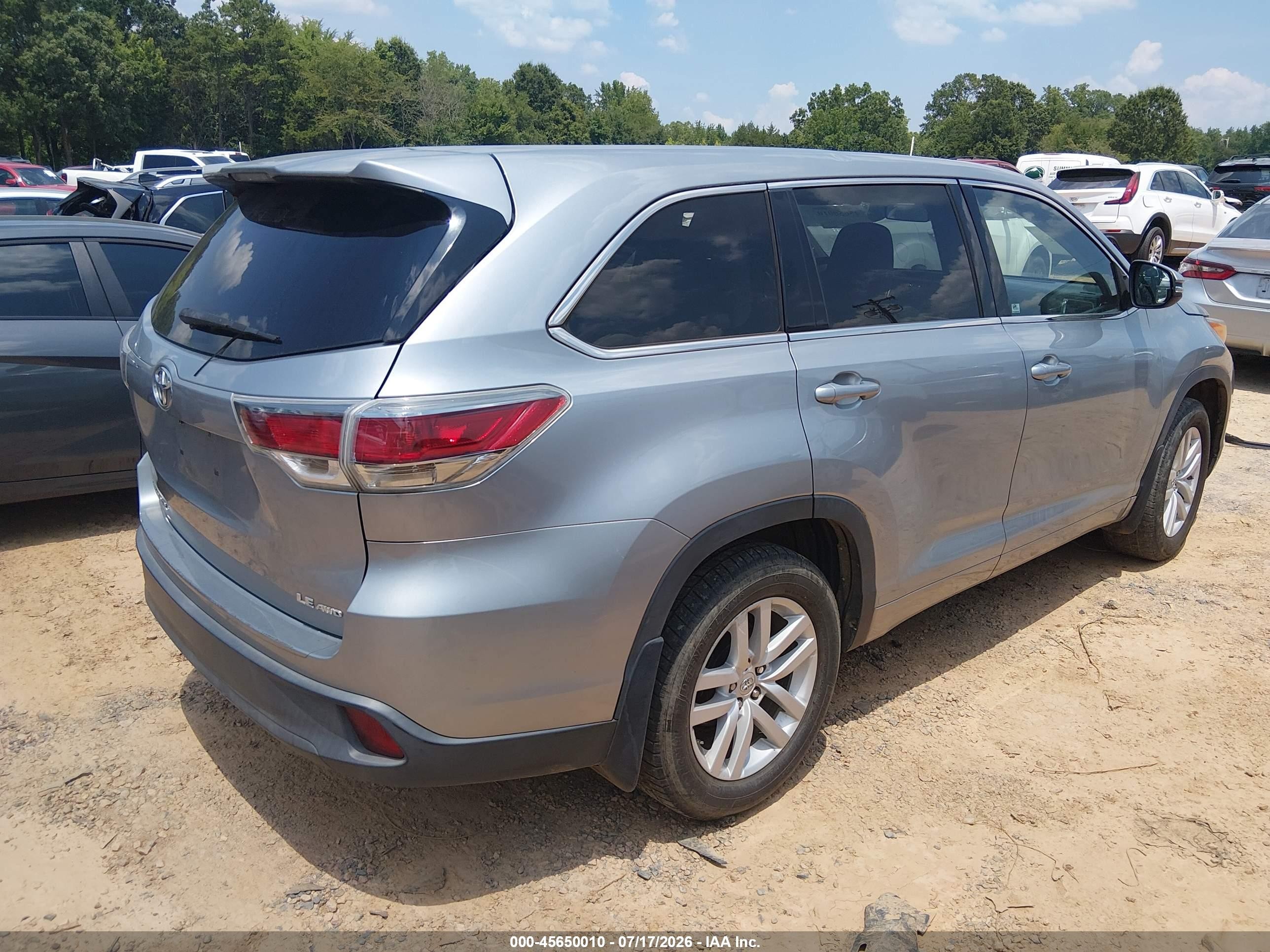 2015 Toyota Highlander Le V6 Silver vin: 5TDBKRFH3FS095762