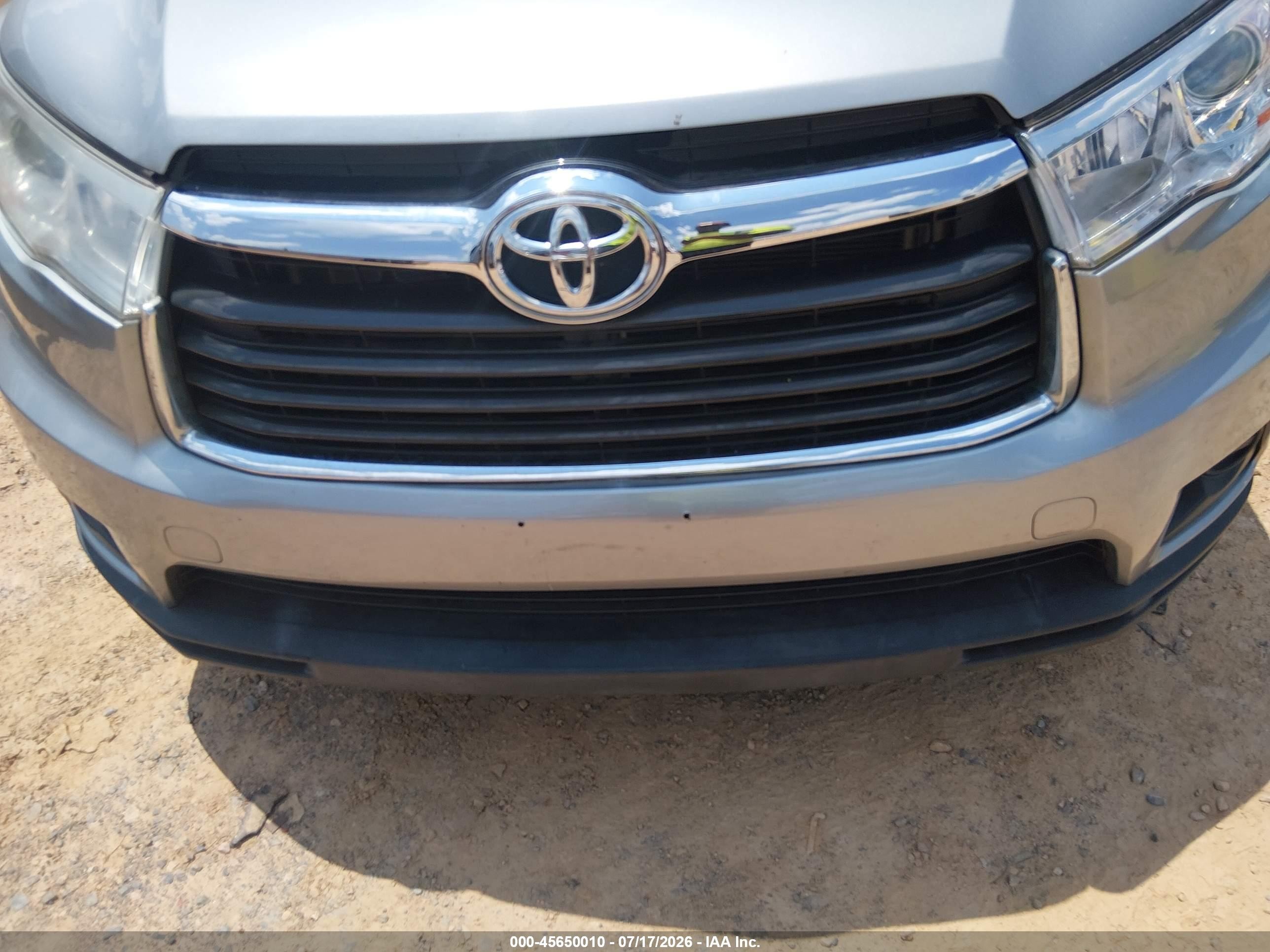 2015 Toyota Highlander Le V6 Silver vin: 5TDBKRFH3FS095762