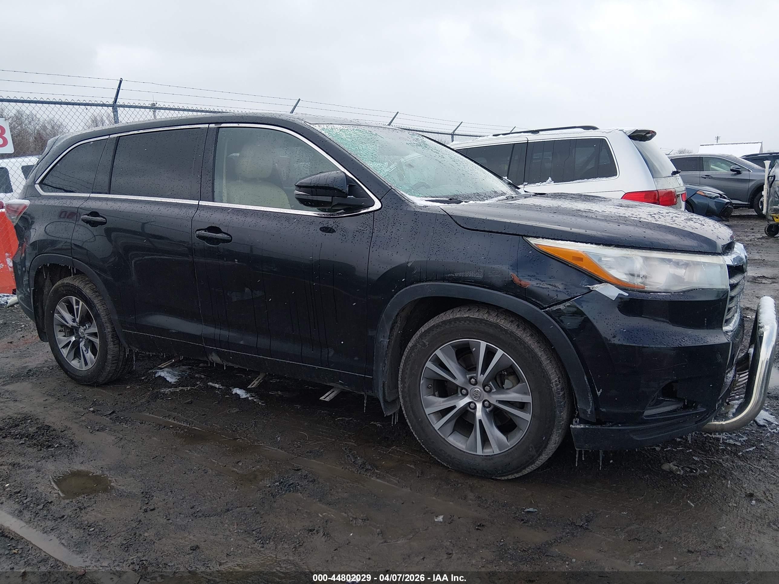 2015 Toyota Highlander Le Plus V6 Black vin: 5TDBKRFH3FS131286