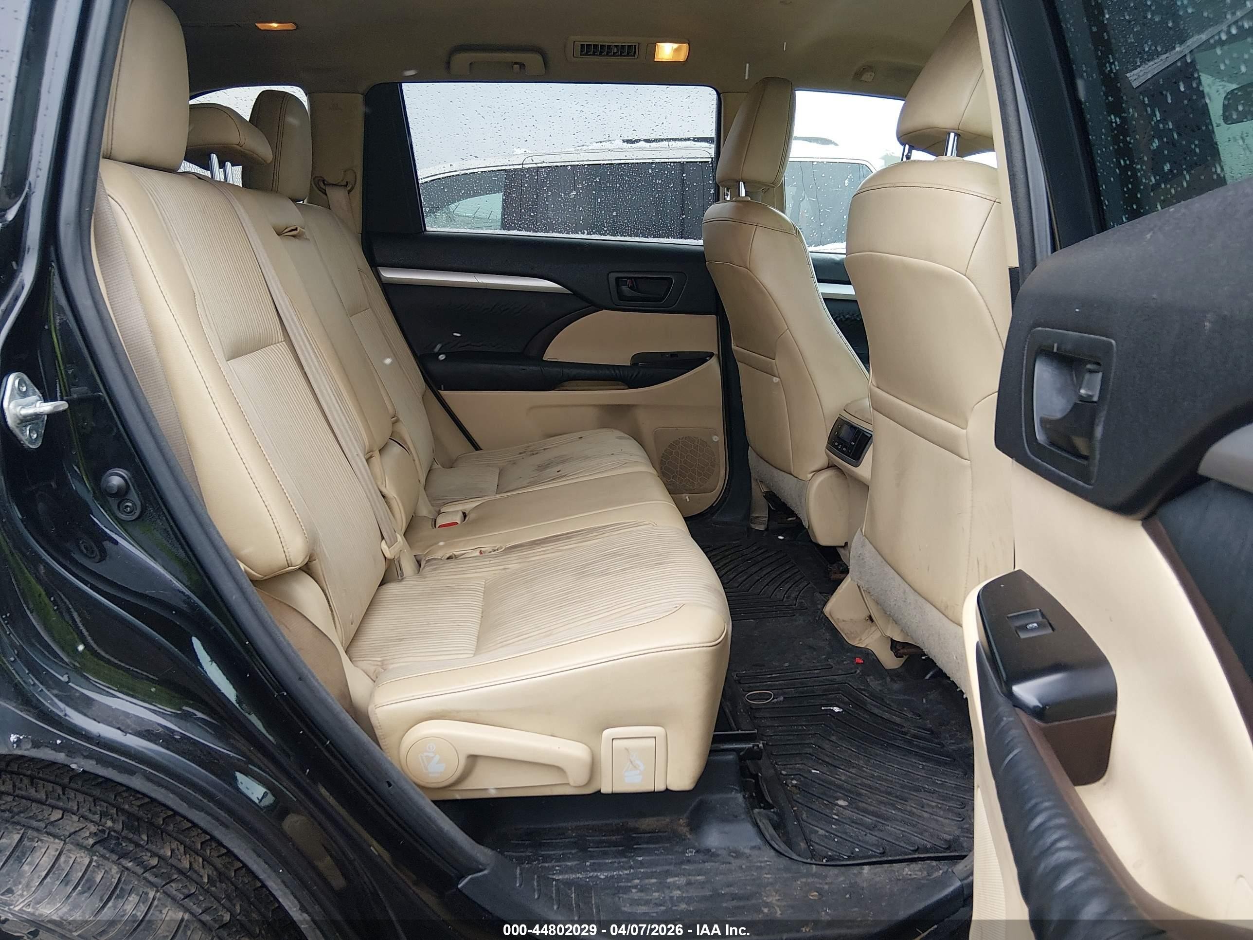 2015 Toyota Highlander Le Plus V6 Black vin: 5TDBKRFH3FS131286
