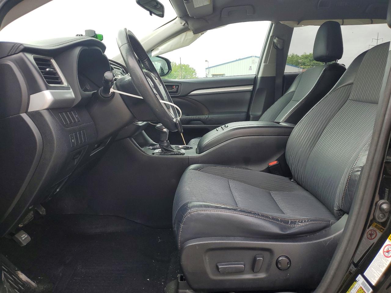 2015 Toyota Highlander Le Plus Black vin: 5TDBKRFH3FS140053