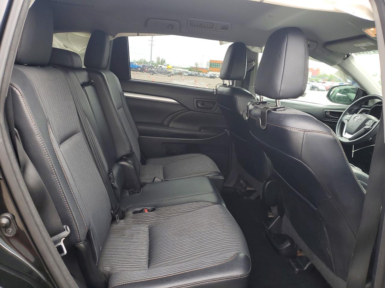 2015 Toyota Highlander Le Plus Black vin: 5TDBKRFH3FS140053