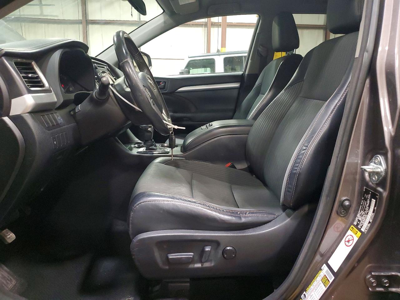 2015 Toyota Highlander Le Plus Gray vin: 5TDBKRFH3FS142658