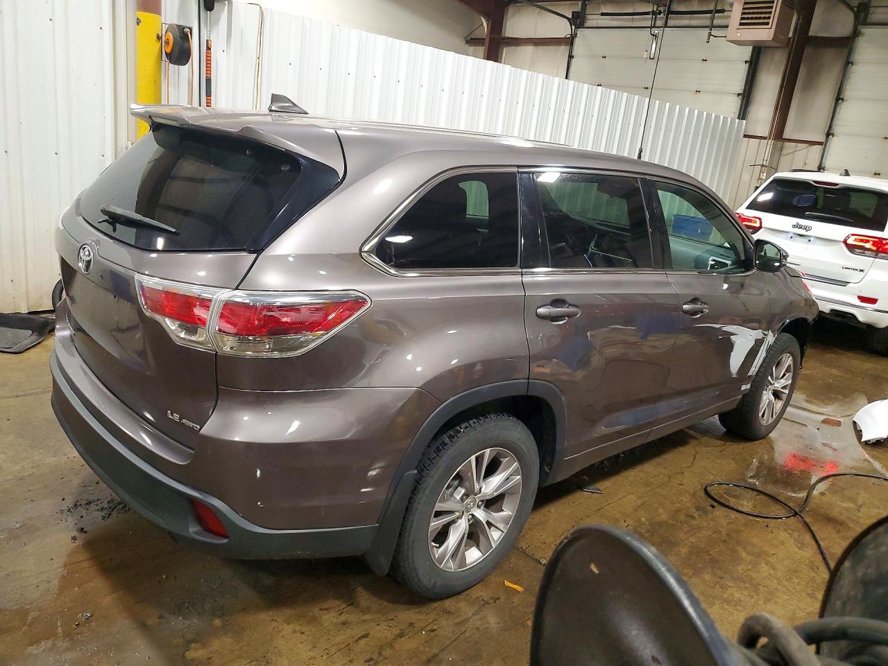 2015 Toyota Highlander Le Plus Gray vin: 5TDBKRFH3FS142658