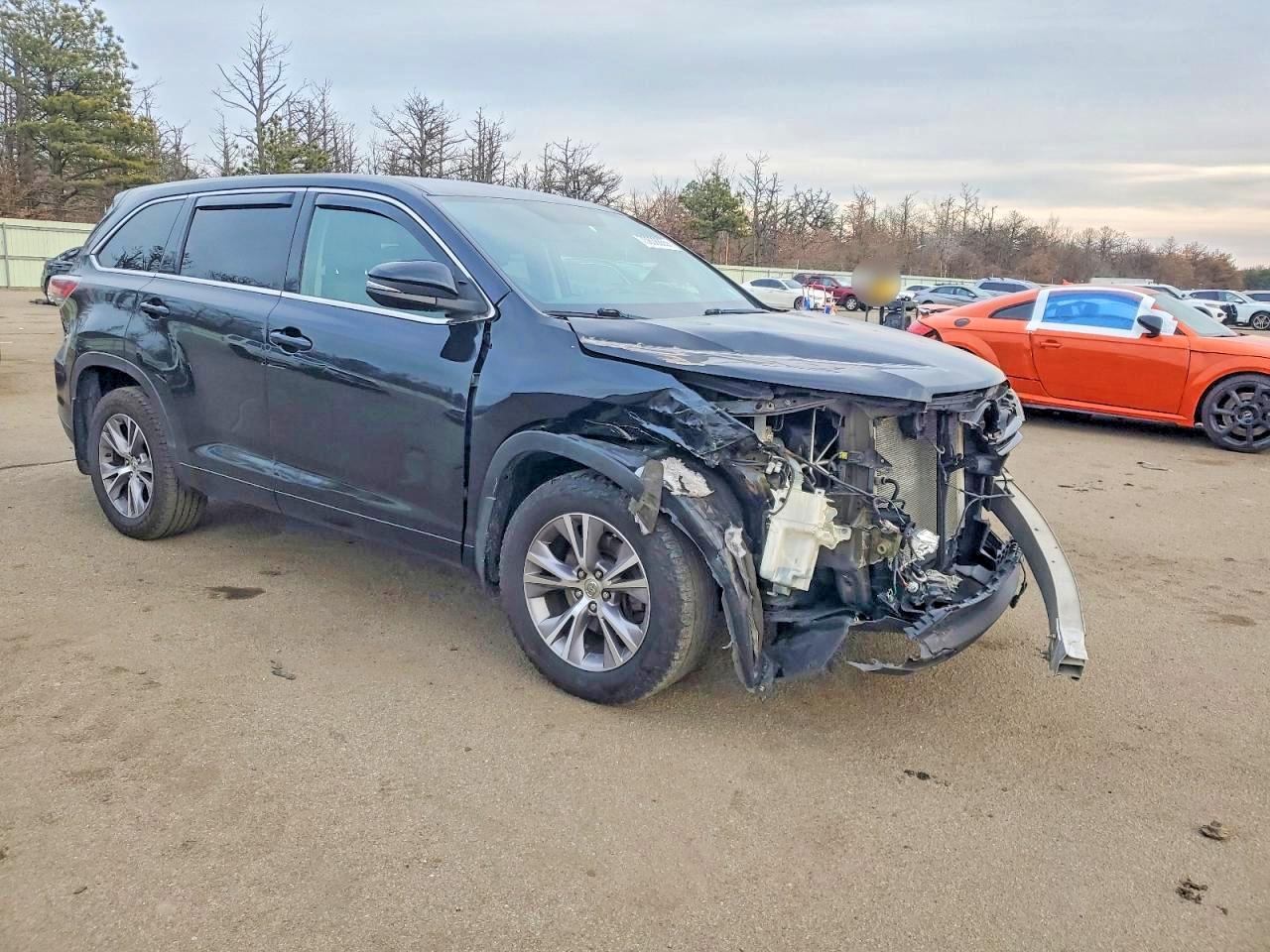 2015 Toyota Highlander Le Black vin: 5TDBKRFH3FS146189