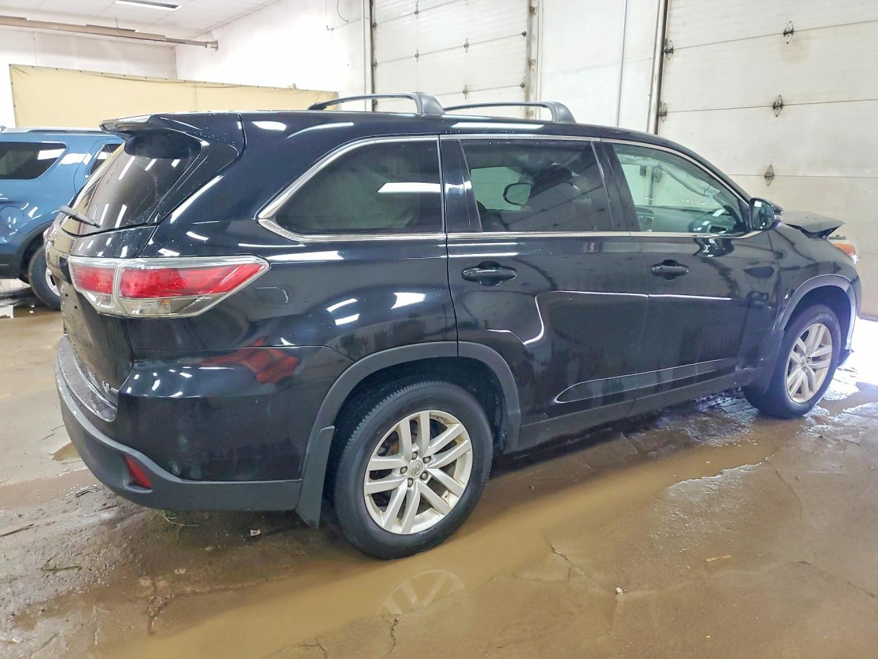 2015 Toyota Highlander Le Black vin: 5TDBKRFH3FS158214