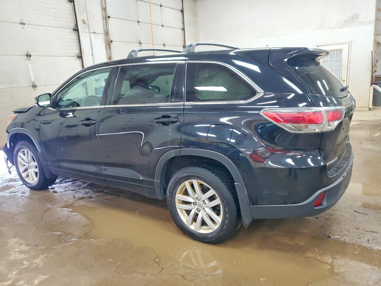 2015 Toyota Highlander Le Black vin: 5TDBKRFH3FS158214