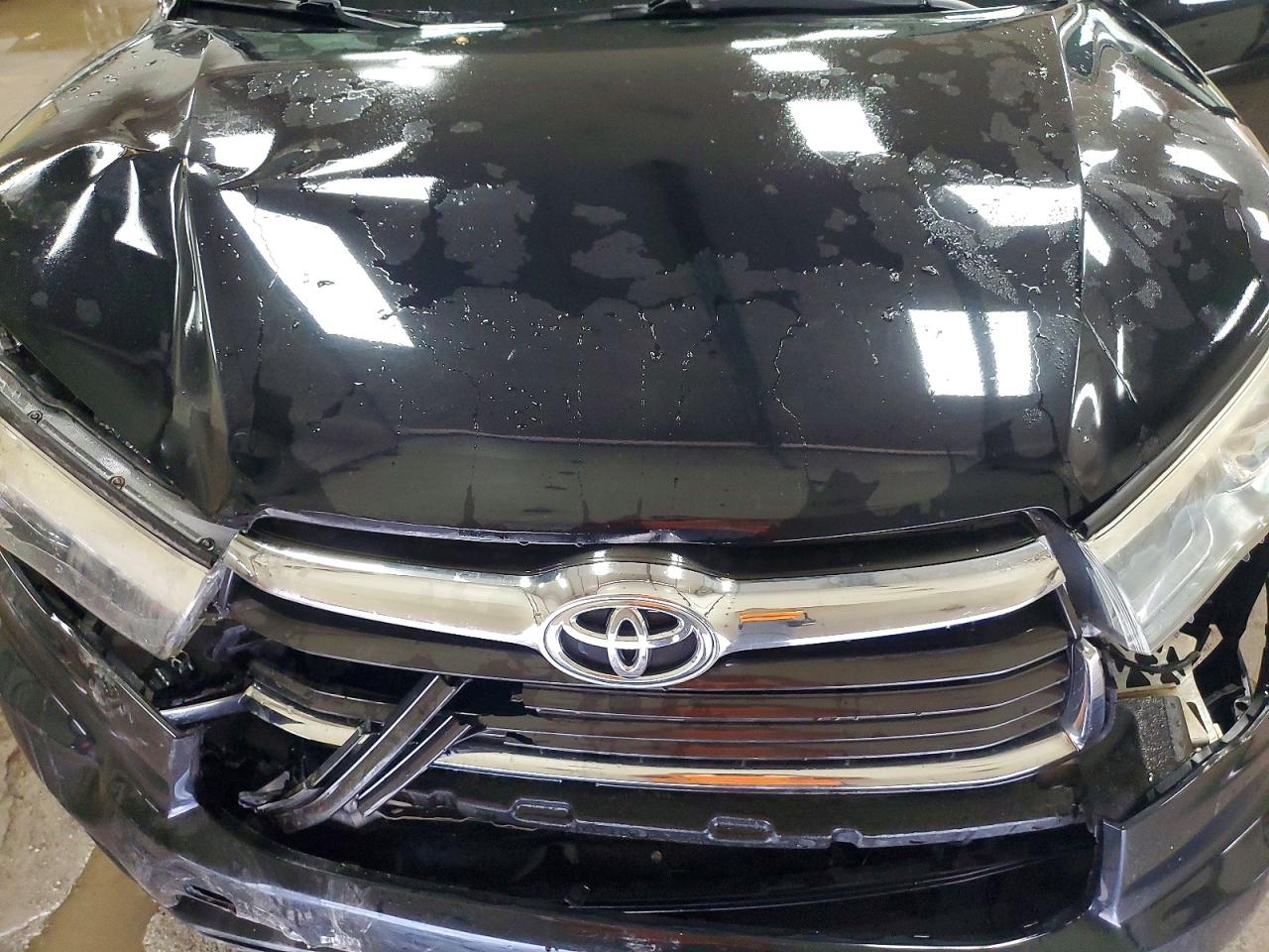 2015 Toyota Highlander Le Black vin: 5TDBKRFH3FS158214