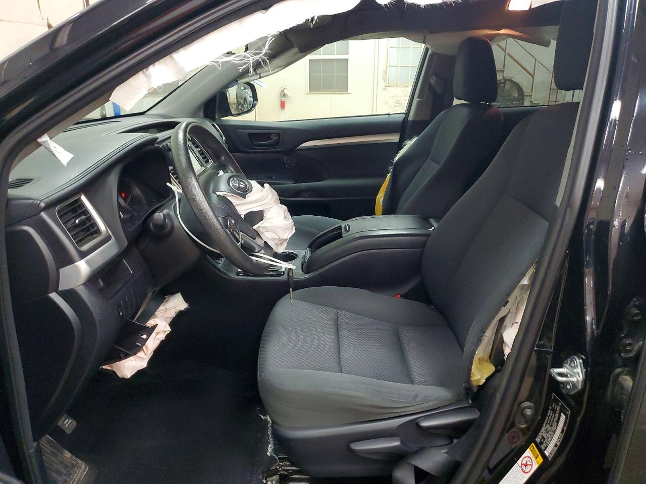 2015 Toyota Highlander Le Black vin: 5TDBKRFH3FS158214