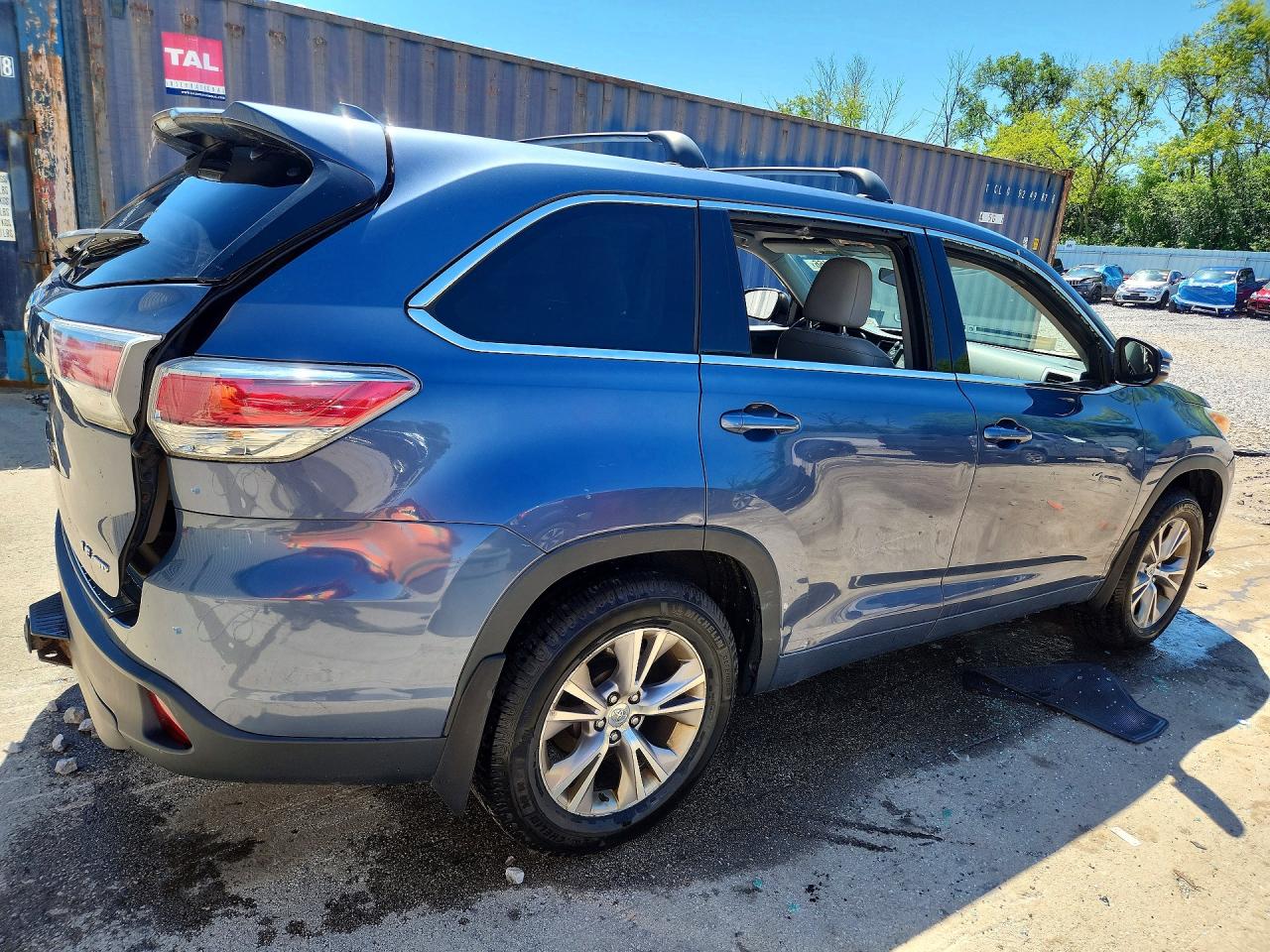 2015 Toyota Highlander Le Plus Blue vin: 5TDBKRFH3FS166734