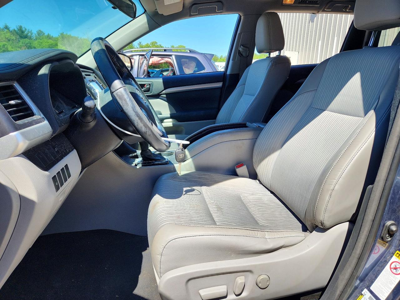 2015 Toyota Highlander Le Plus Blue vin: 5TDBKRFH3FS166734