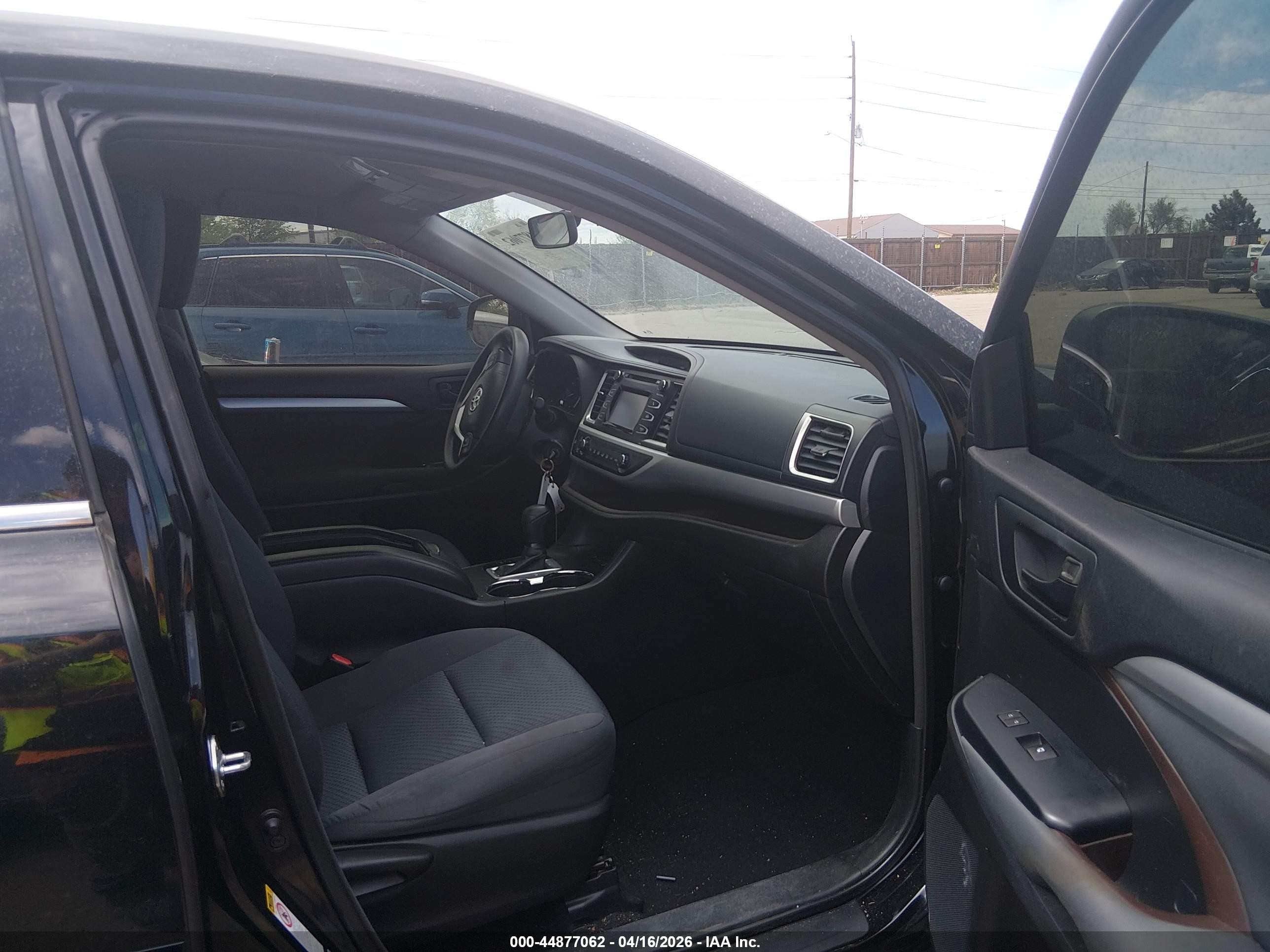 2015 Toyota Highlander Le V6 Black vin: 5TDBKRFH3FS181279