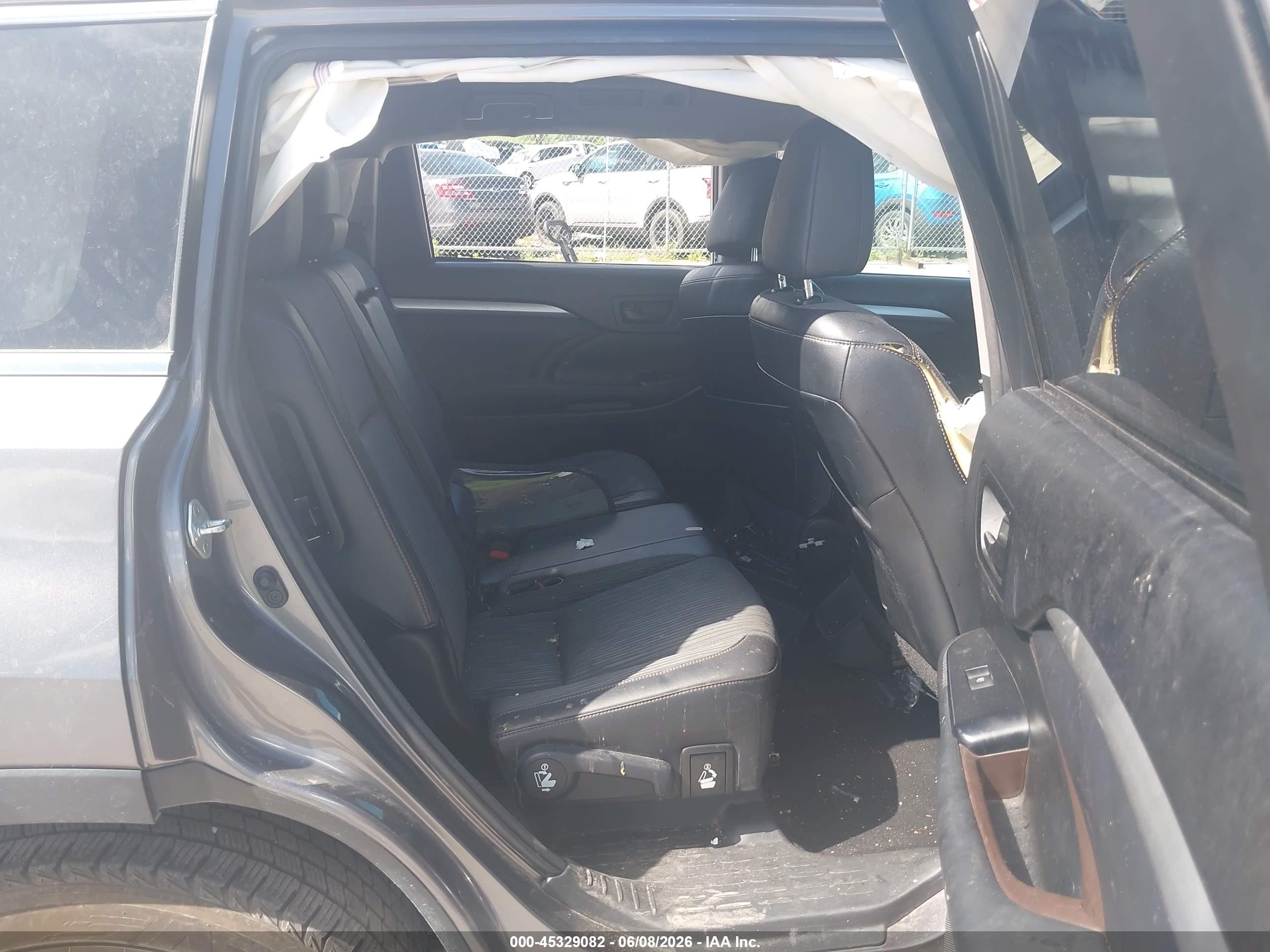 2015 Toyota Highlander Le Plus V6 Gray vin: 5TDBKRFH3FS199250