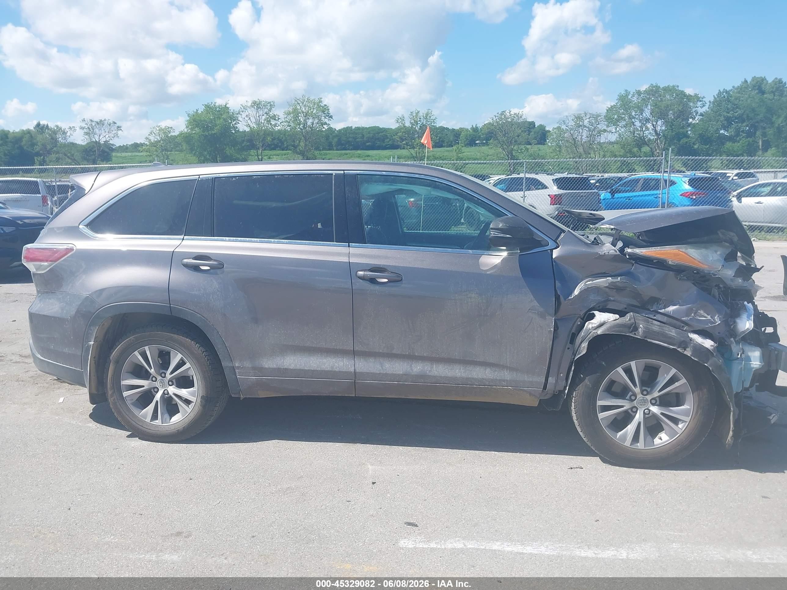 2015 Toyota Highlander Le Plus V6 Gray vin: 5TDBKRFH3FS199250