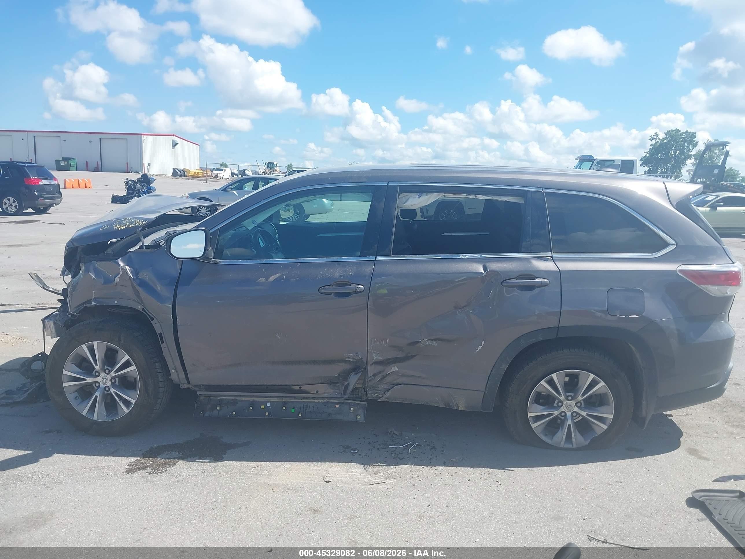 2015 Toyota Highlander Le Plus V6 Gray vin: 5TDBKRFH3FS199250