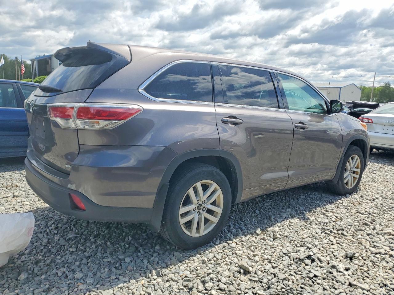 2016 Toyota Highlander Le Серый vin: 5TDBKRFH3GS271405