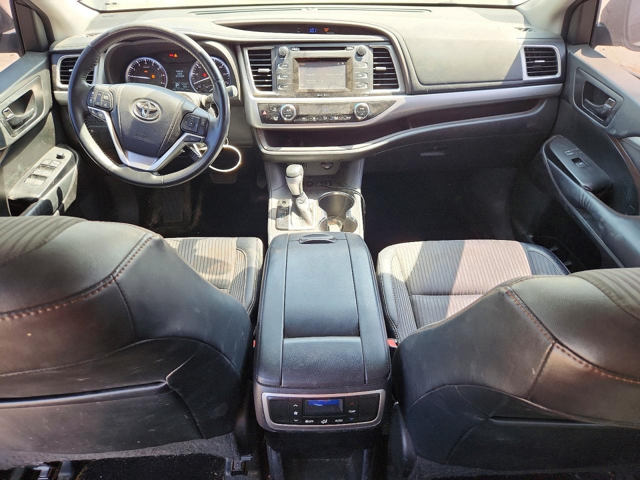 2014 Toyota Highlander Le Plus Silver vin: 5TDBKRFH4ES024987