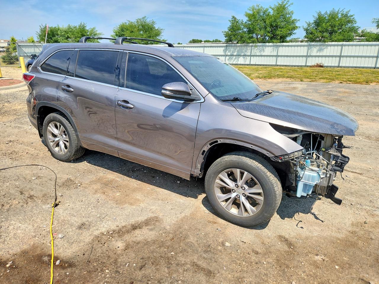 2014 Toyota Highlander Le Plus Silver vin: 5TDBKRFH4ES024987