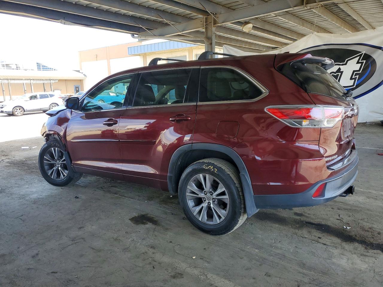 2014 Toyota Highlander Le Plus Burgundy vin: 5TDBKRFH4ES065880