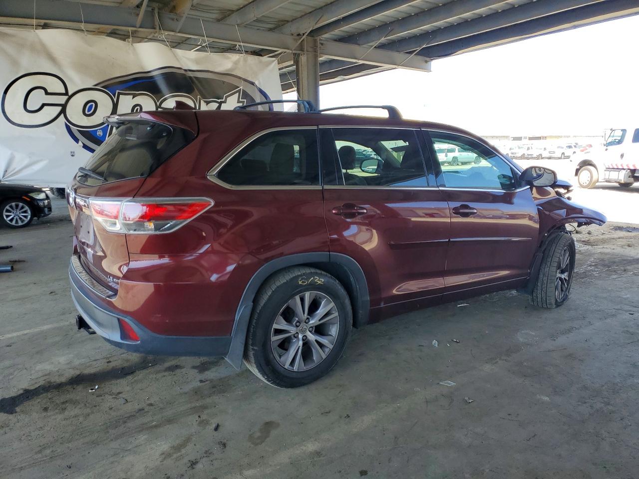 2014 Toyota Highlander Le Plus Burgundy vin: 5TDBKRFH4ES065880