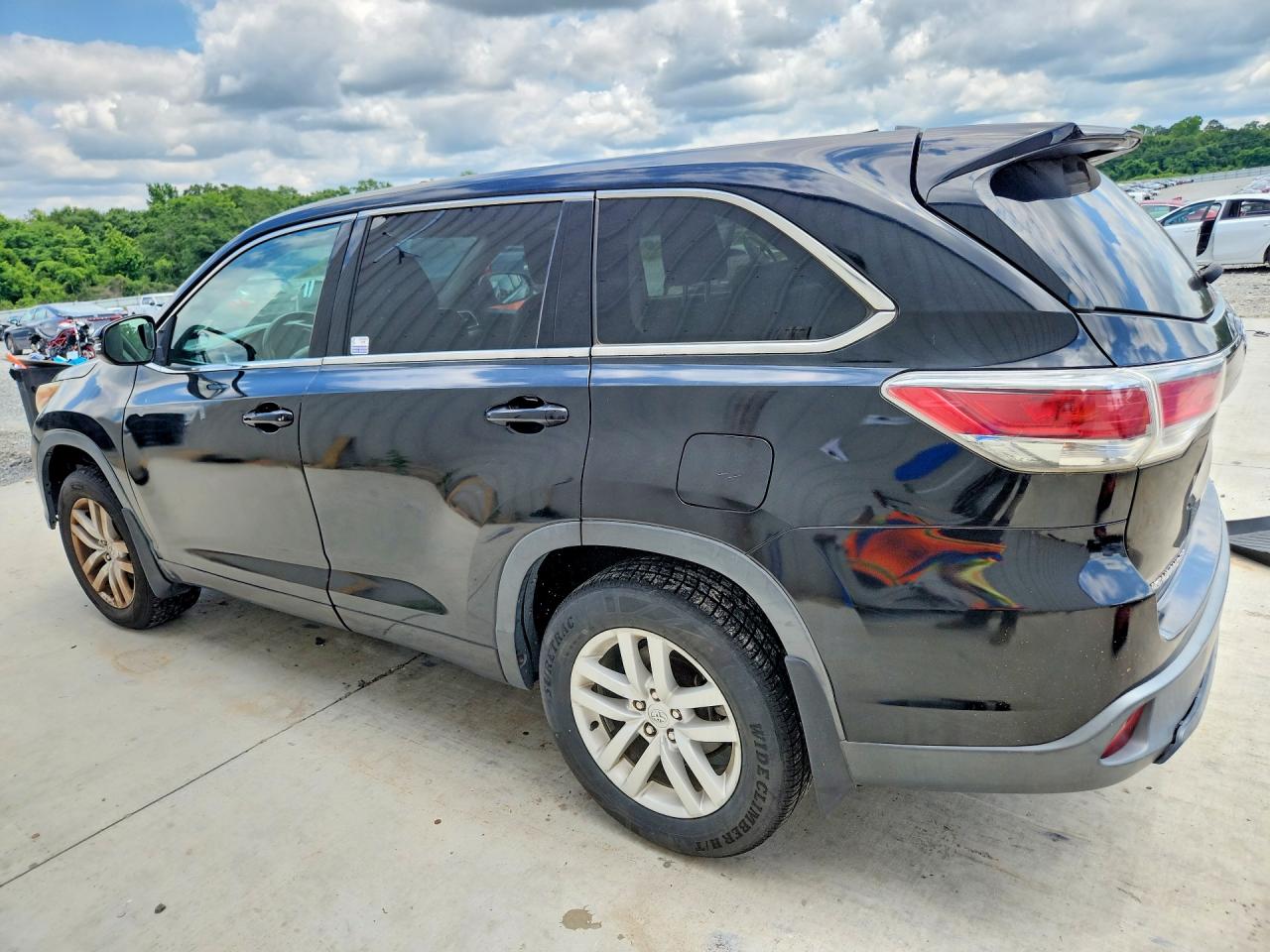 2015 Toyota Highlander Le Black vin: 5TDBKRFH4FS074256