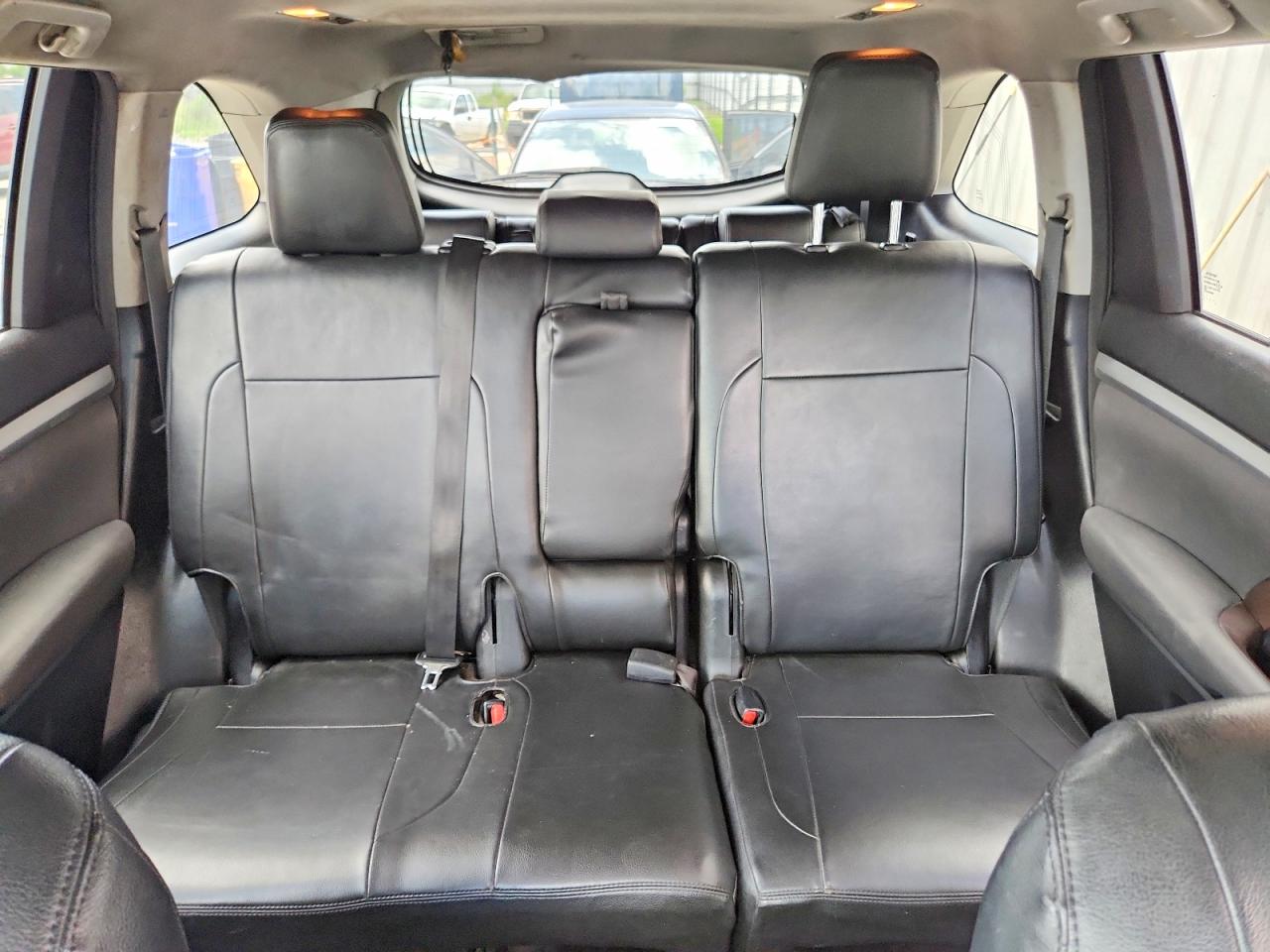 2015 Toyota Highlander Le Black vin: 5TDBKRFH4FS074256