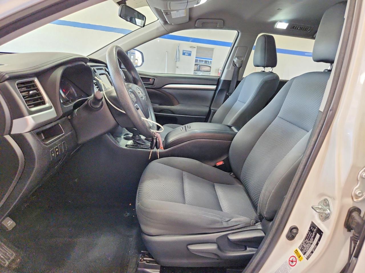 2015 Toyota Highlander Le White vin: 5TDBKRFH4FS121429