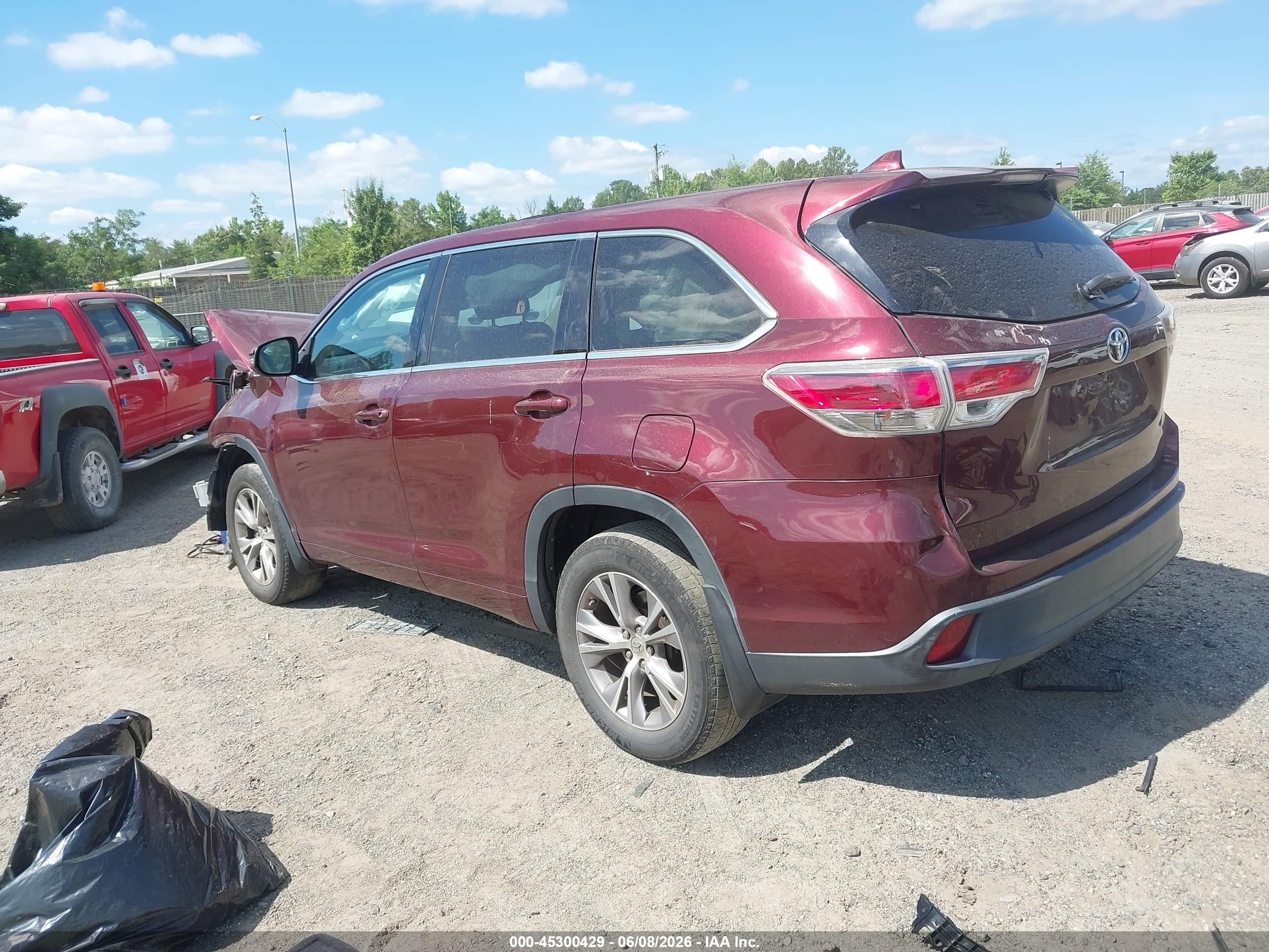 2015 Toyota Highlander Le Plus V6 Burgundy vin: 5TDBKRFH4FS154415