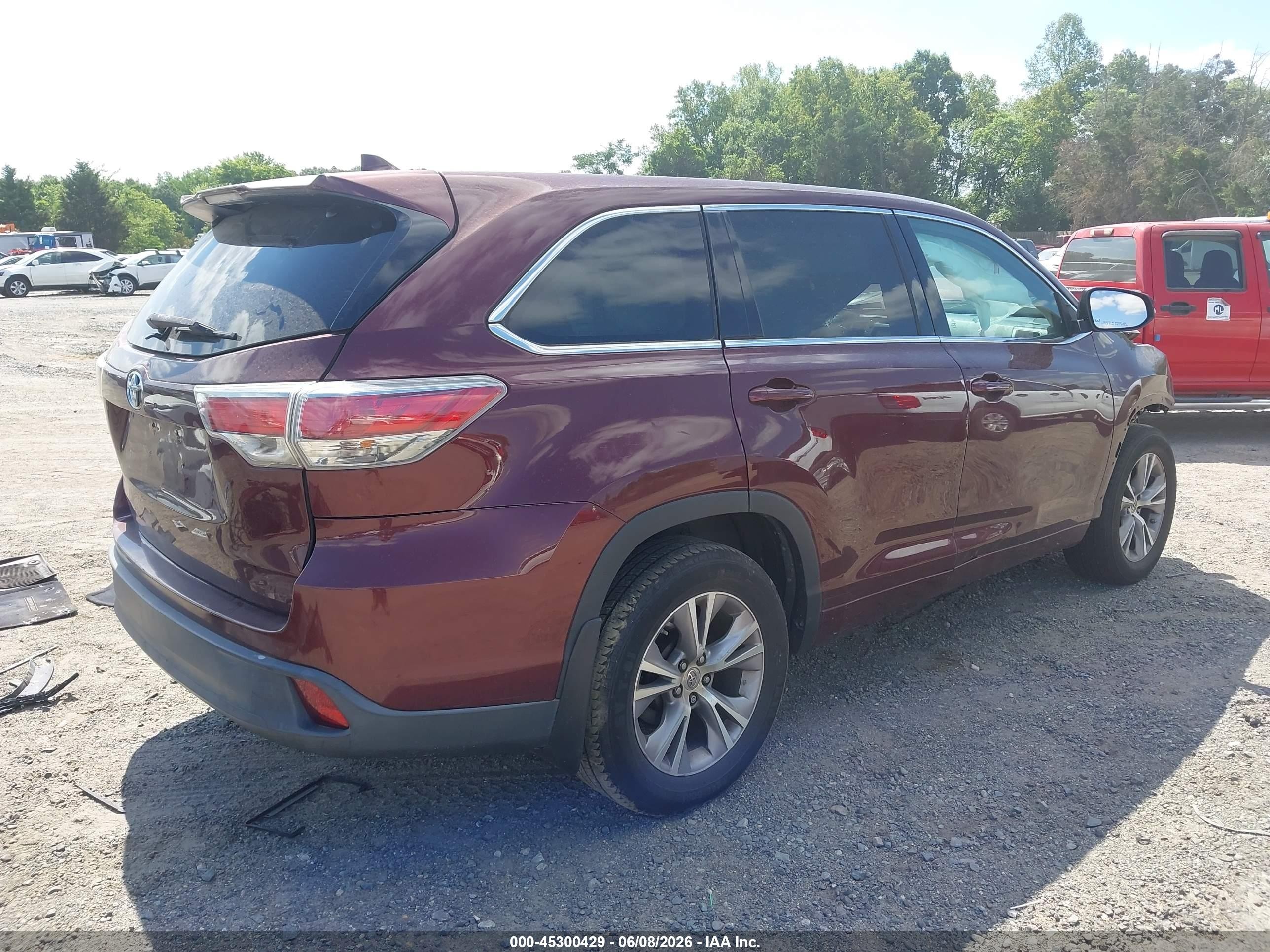 2015 Toyota Highlander Le Plus V6 Burgundy vin: 5TDBKRFH4FS154415