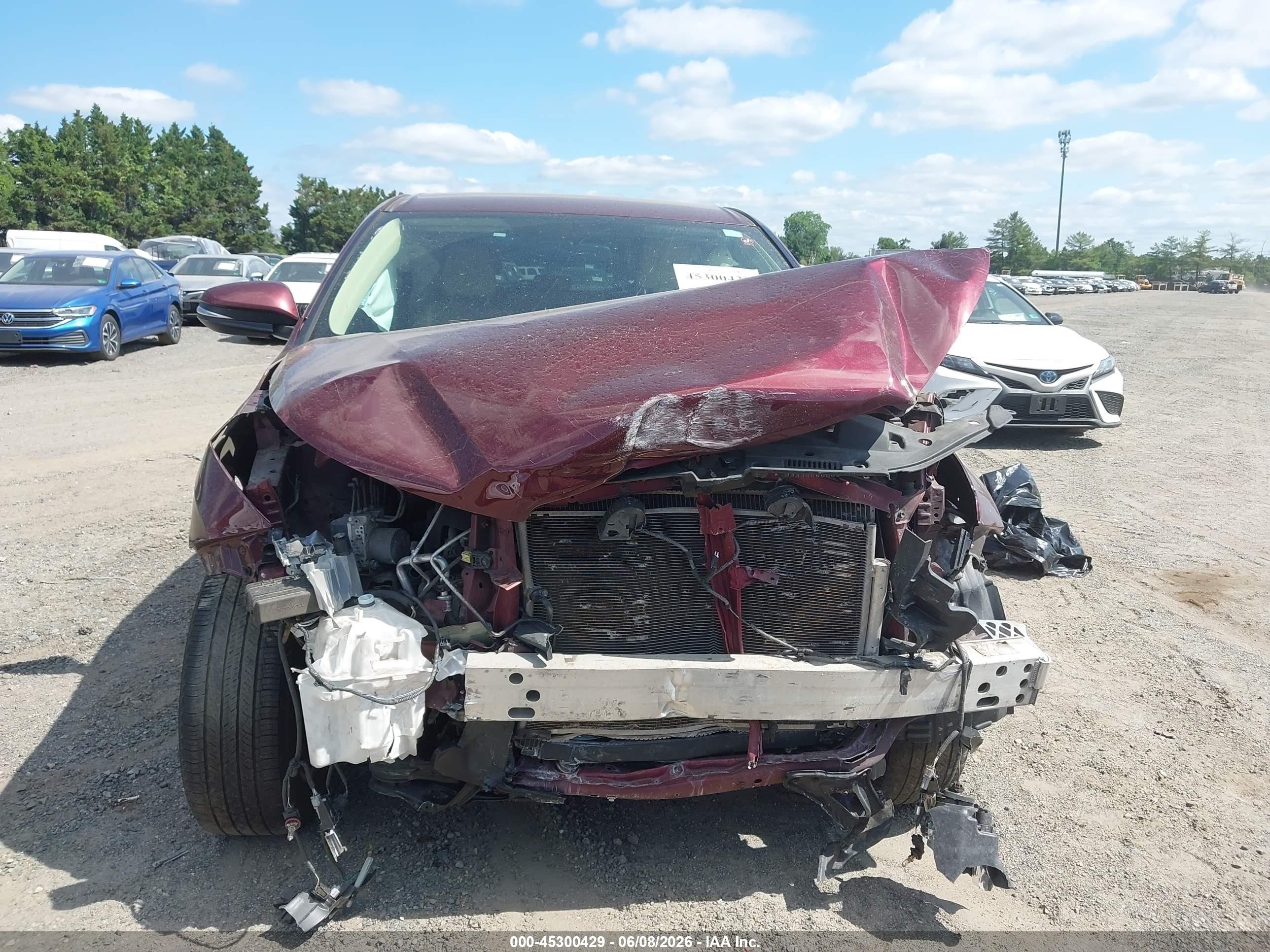 2015 Toyota Highlander Le Plus V6 Burgundy vin: 5TDBKRFH4FS154415