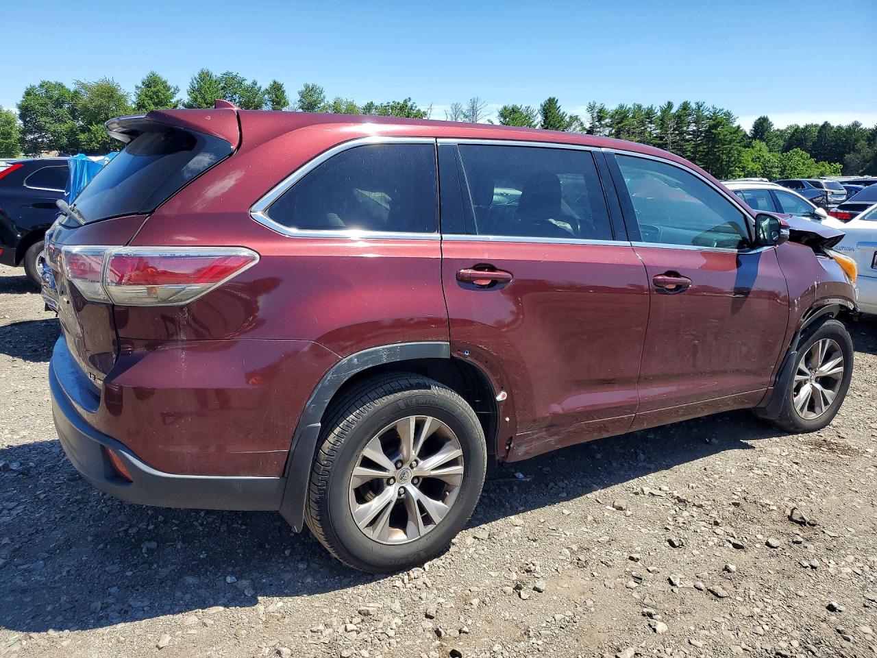 2015 Toyota Highlander Le Plus Maroon vin: 5TDBKRFH4FS172221