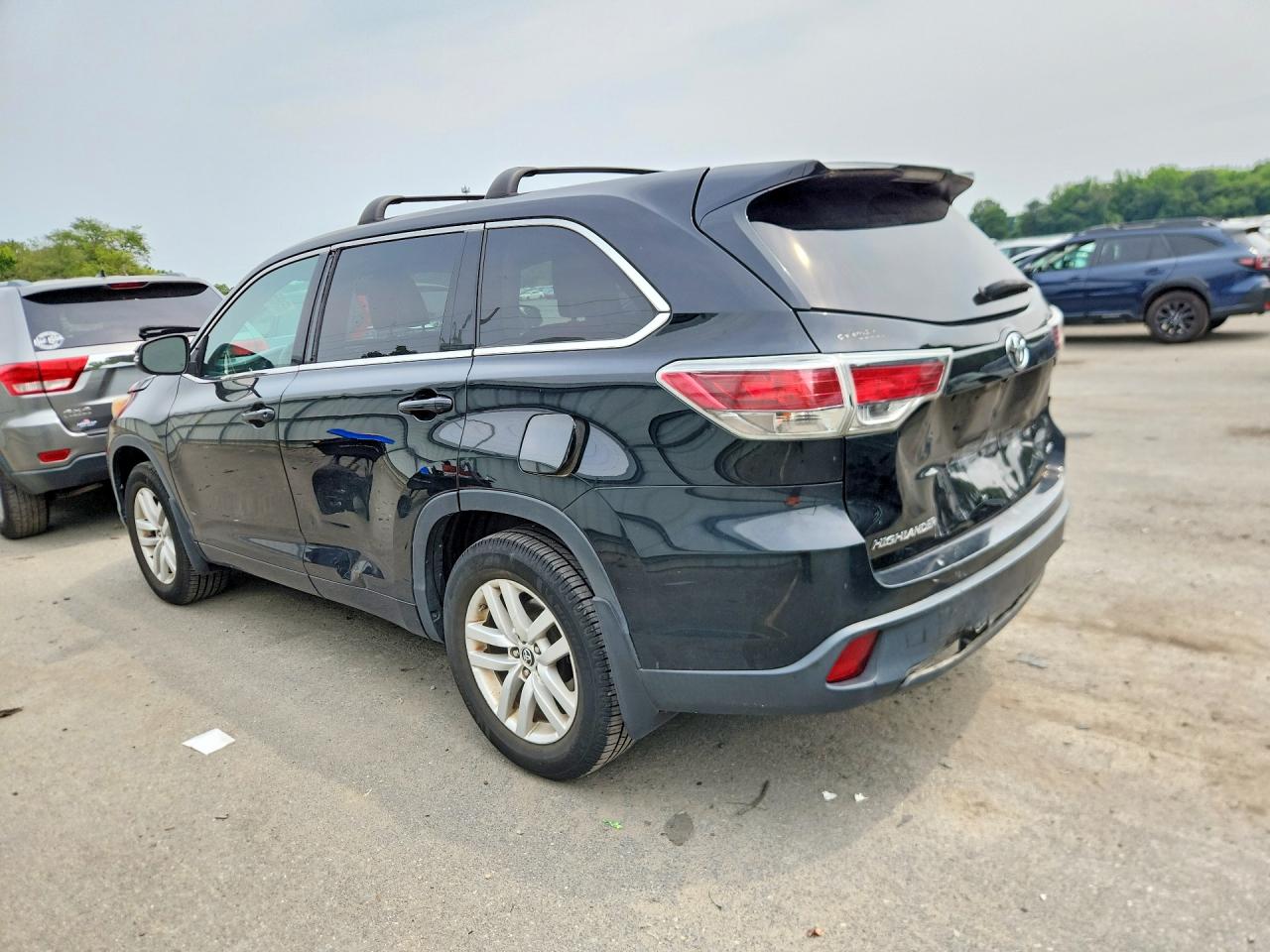2016 Toyota Highlander Le Black vin: 5TDBKRFH4GS245251