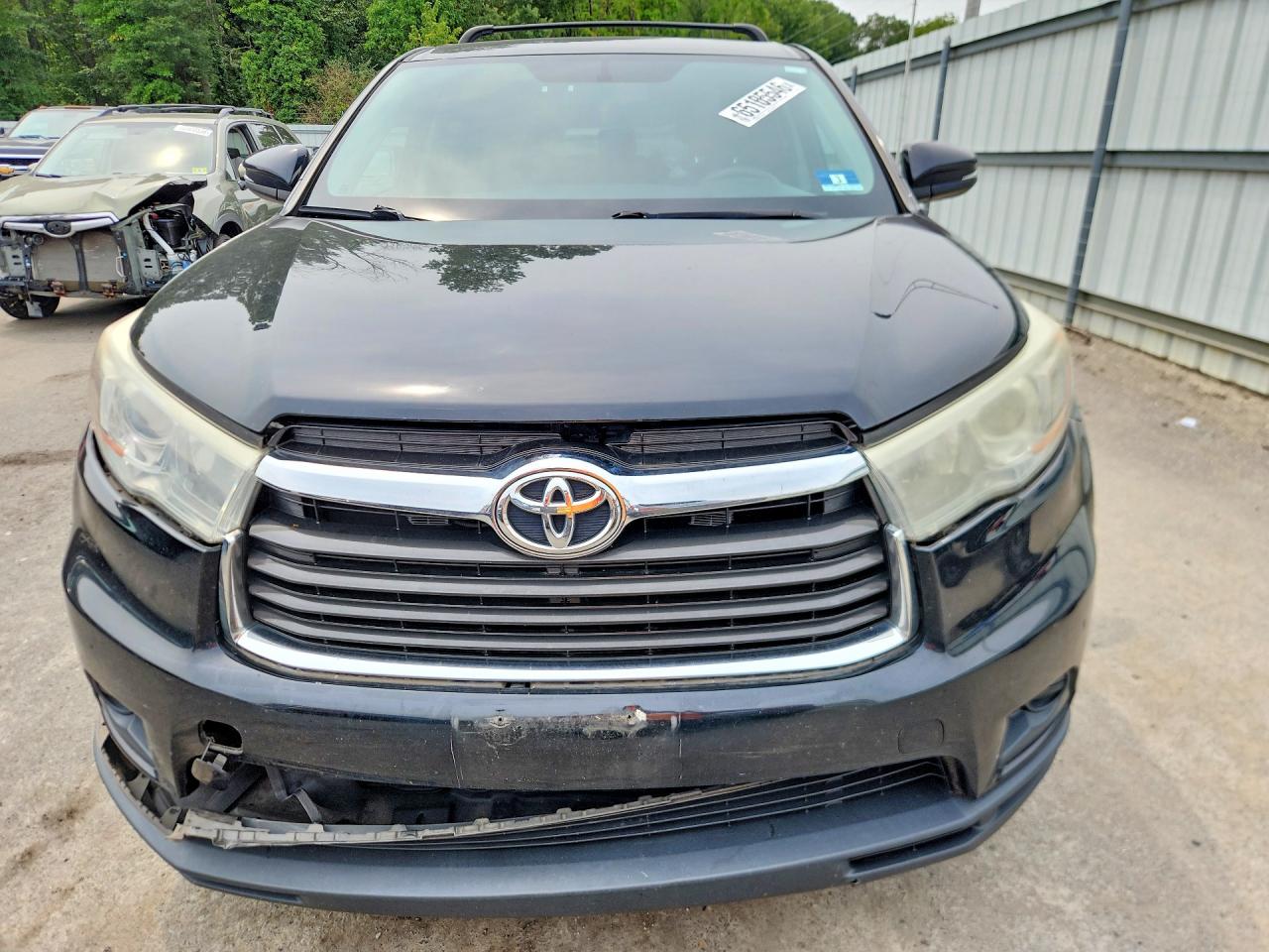 2016 Toyota Highlander Le Black vin: 5TDBKRFH4GS245251