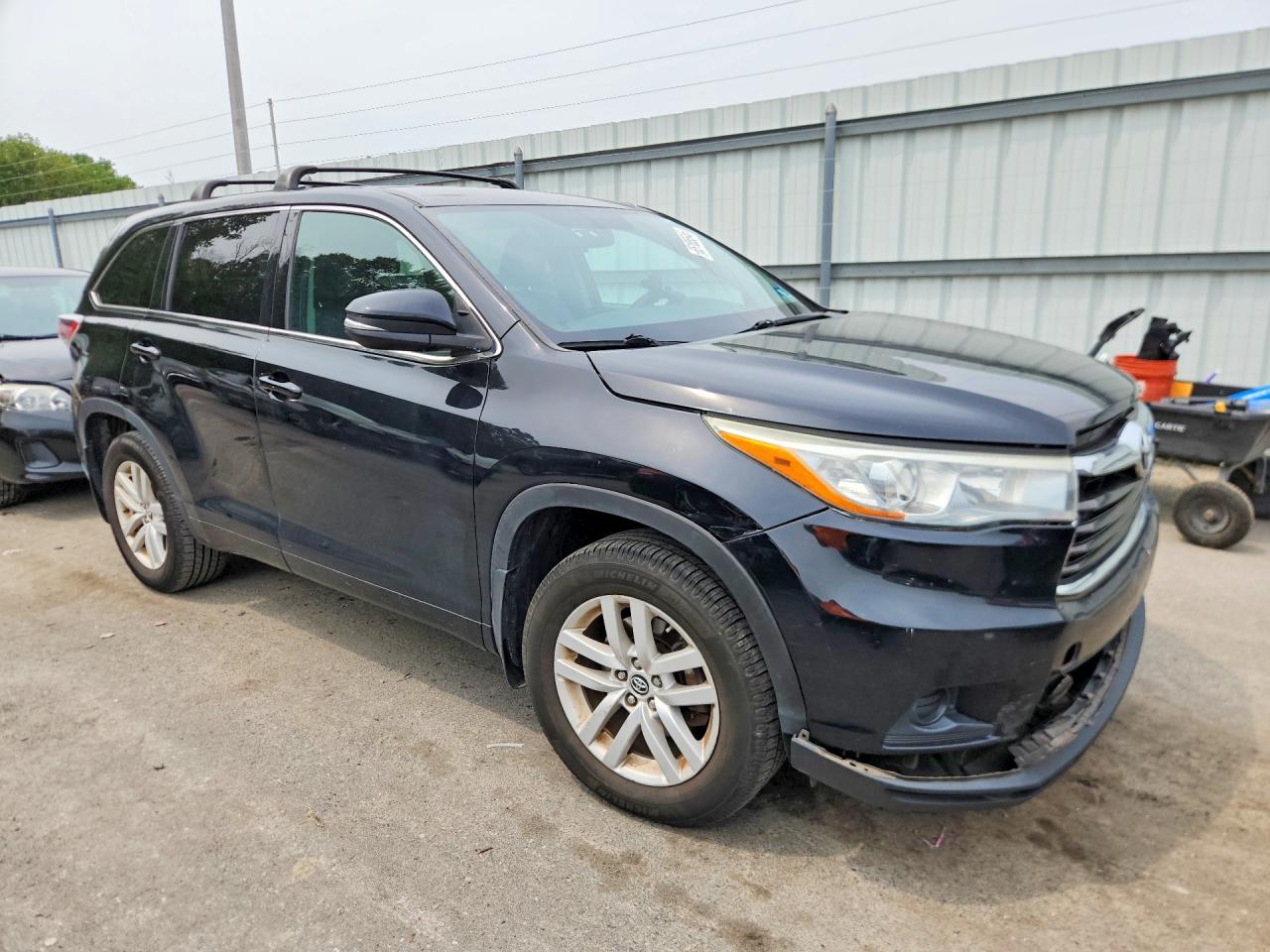 2016 Toyota Highlander Le Black vin: 5TDBKRFH4GS245251