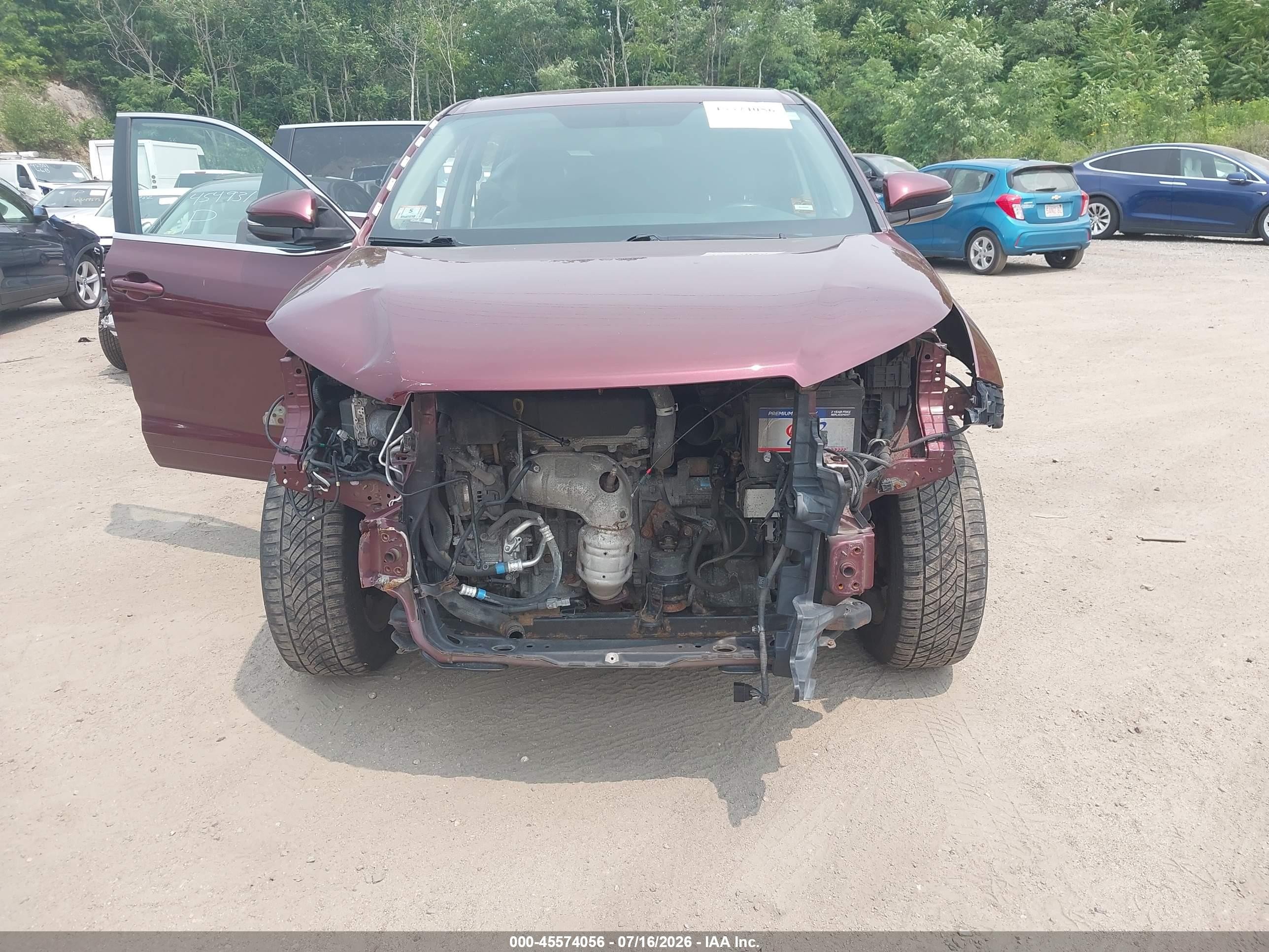 2014 Toyota Highlander Le V6 Red vin: 5TDBKRFH5ES071476