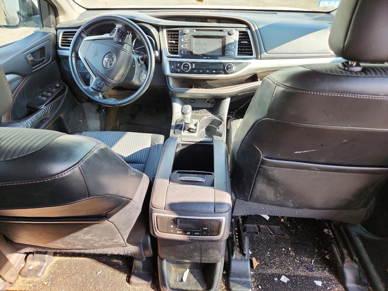 2015 Toyota Highlander Le Plus White vin: 5TDBKRFH5FS114795