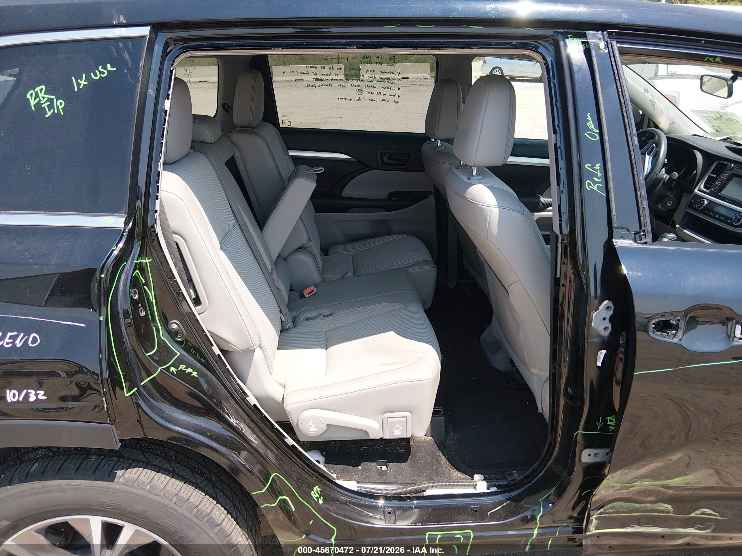 2015 Toyota Highlander Le Plus V6 Черный vin: 5TDBKRFH5FS145738