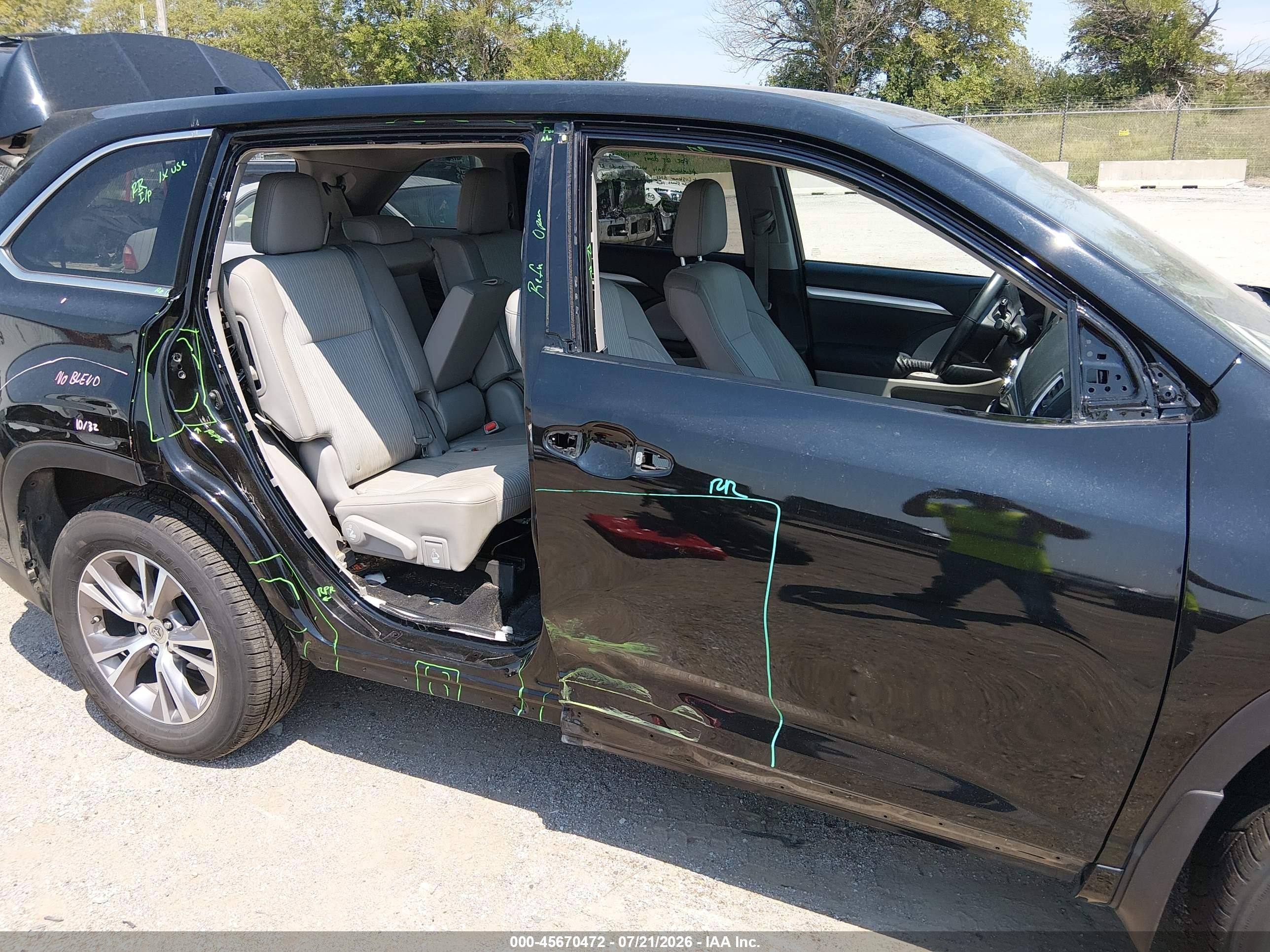 2015 Toyota Highlander Le Plus V6 Черный vin: 5TDBKRFH5FS145738