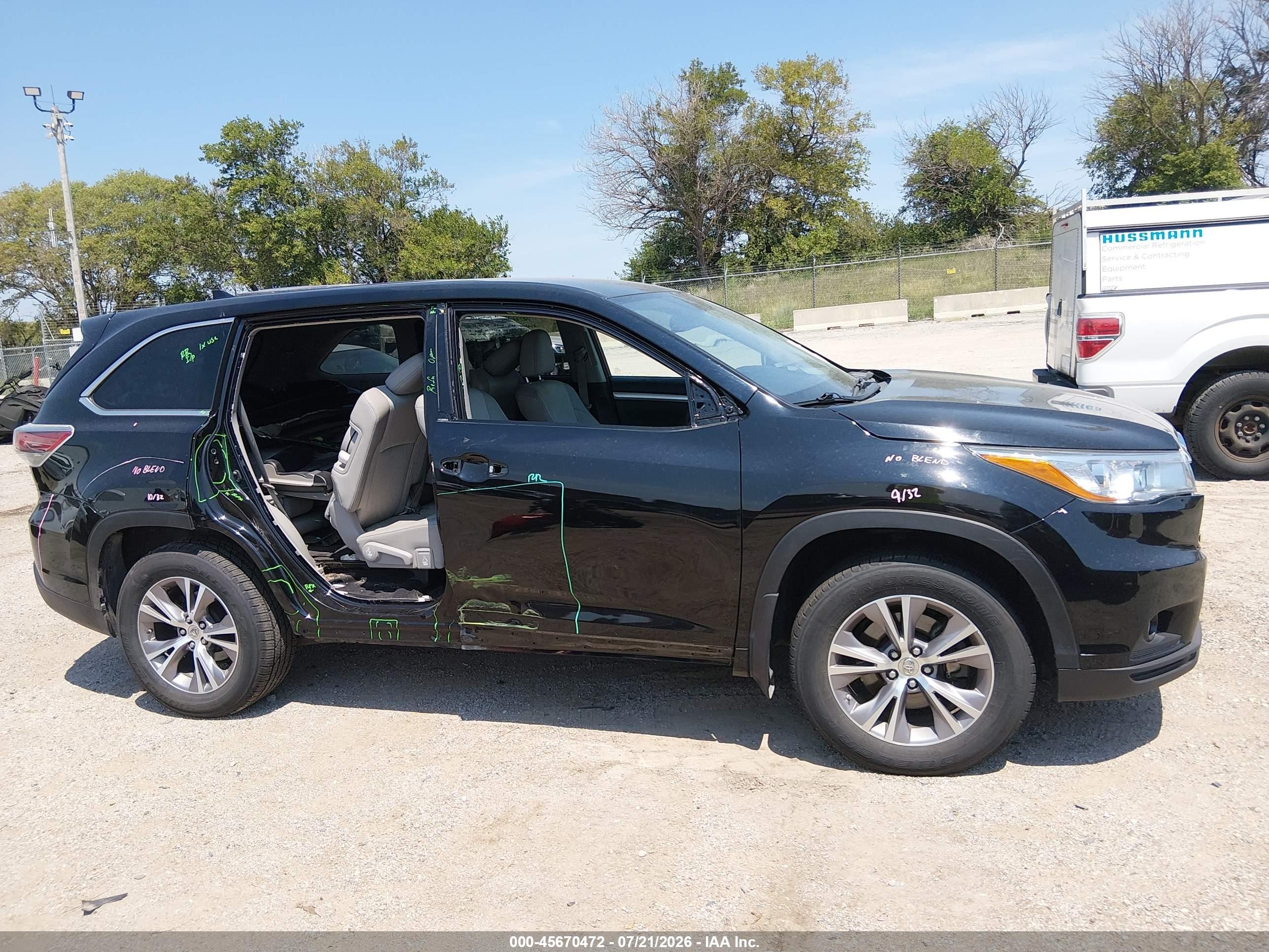2015 Toyota Highlander Le Plus V6 Черный vin: 5TDBKRFH5FS145738