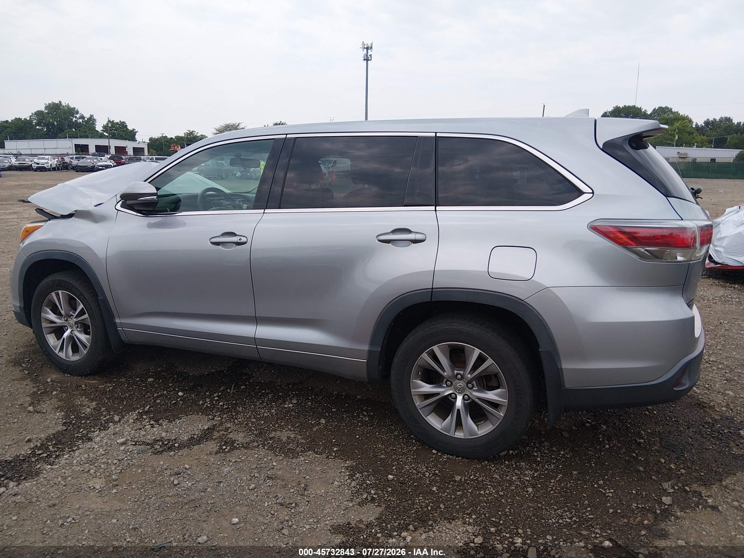 2015 Toyota Highlander Le Plus V6 Silver vin: 5TDBKRFH5FS161714
