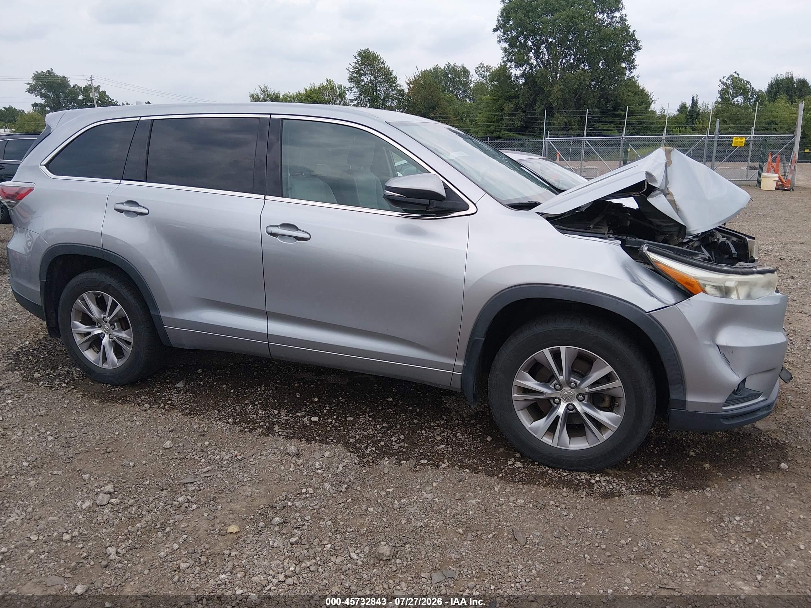 2015 Toyota Highlander Le Plus V6 Silver vin: 5TDBKRFH5FS161714